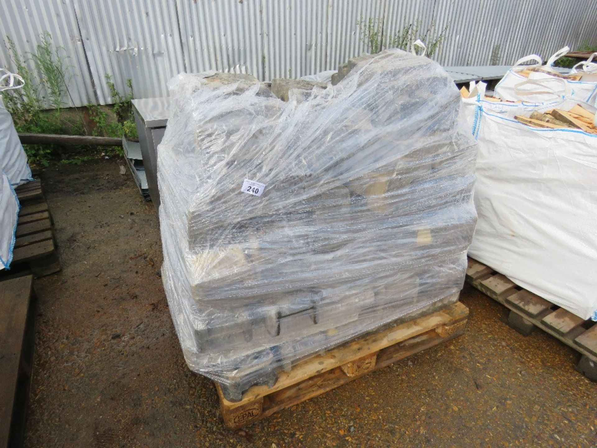 PALLET OF HERAS TYPE SITE FENCE BLOCKS. THIS LOT IS SOLD UNDER THE AUCTIONEERS MARGIN SCHEME, TH