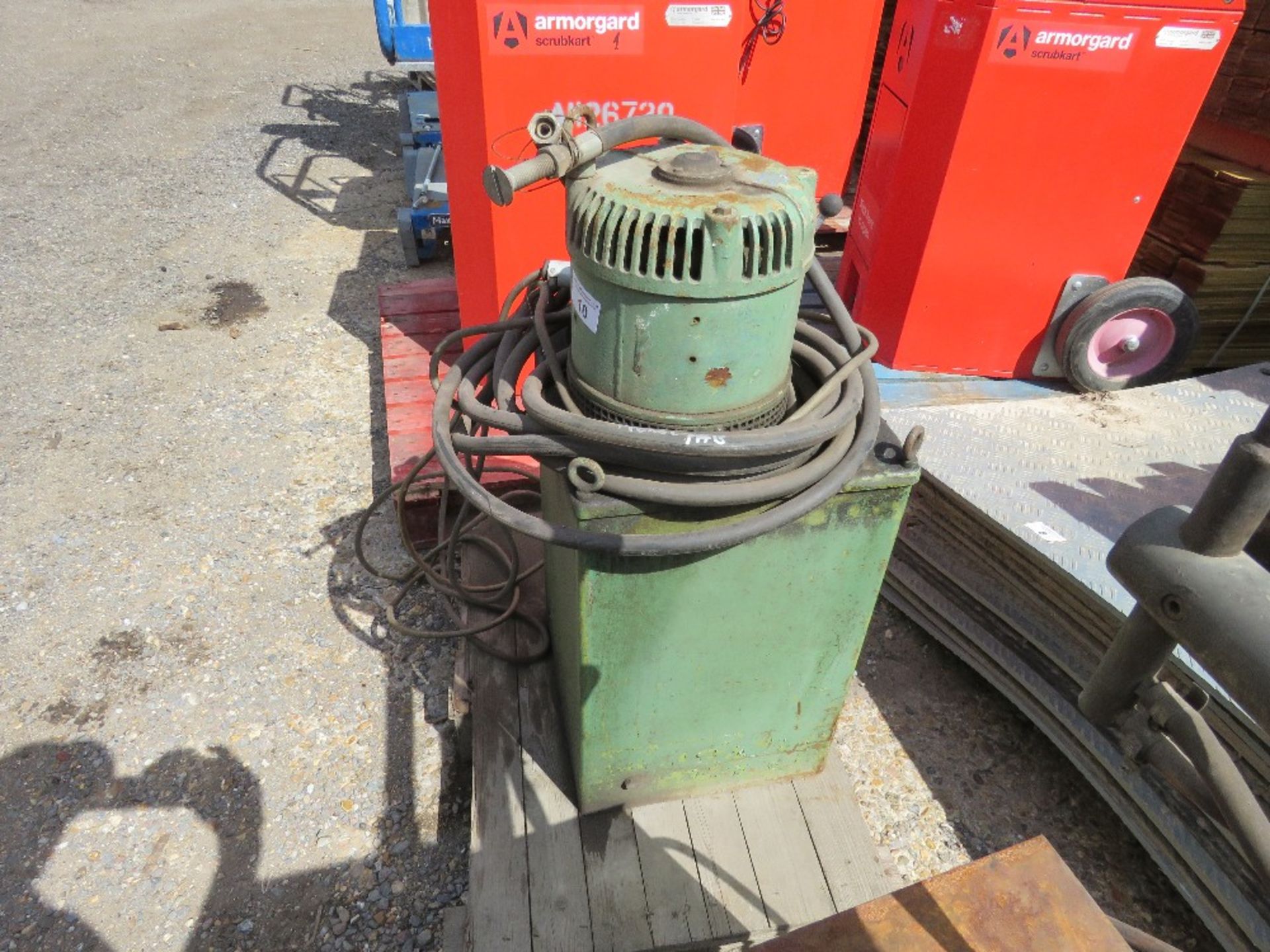 HYDRAULIC POWER PACK, 3 PHASE POWERED. THIS LOT IS SOLD UNDER THE AUCTIONEERS MARGIN SCHEME, THER - Image 3 of 5
