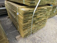 LARGE PACK OF PRESSURE TREATED FEATHER EDGE FENCE CLADDING TIMBER BOARDS. 1.65M LENGTH X 100MM WIDTH