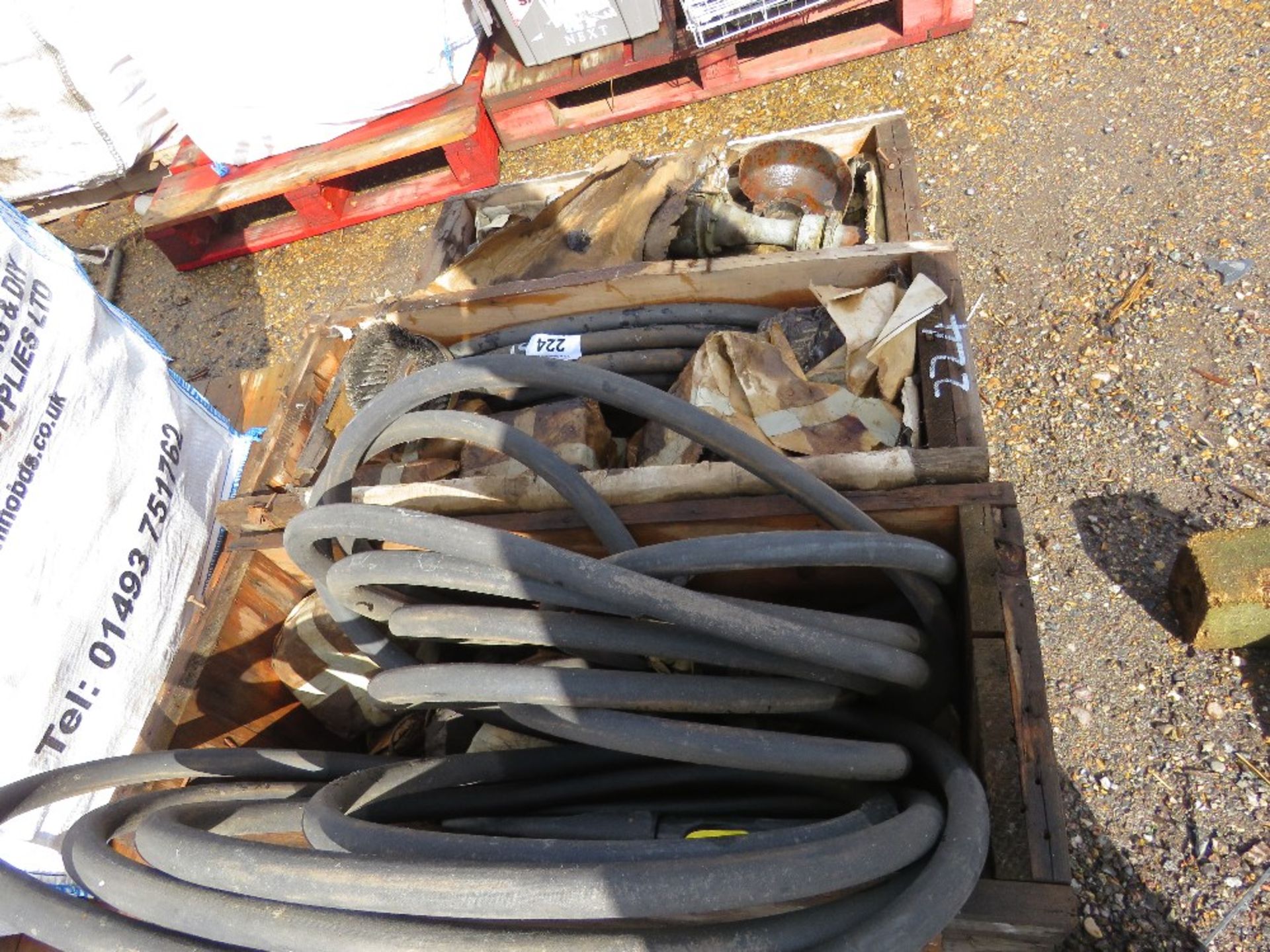 PALLET CONTAINING PNEUMATIC DRIVEN BRUSHES AND HEADS ETC. - Image 6 of 6