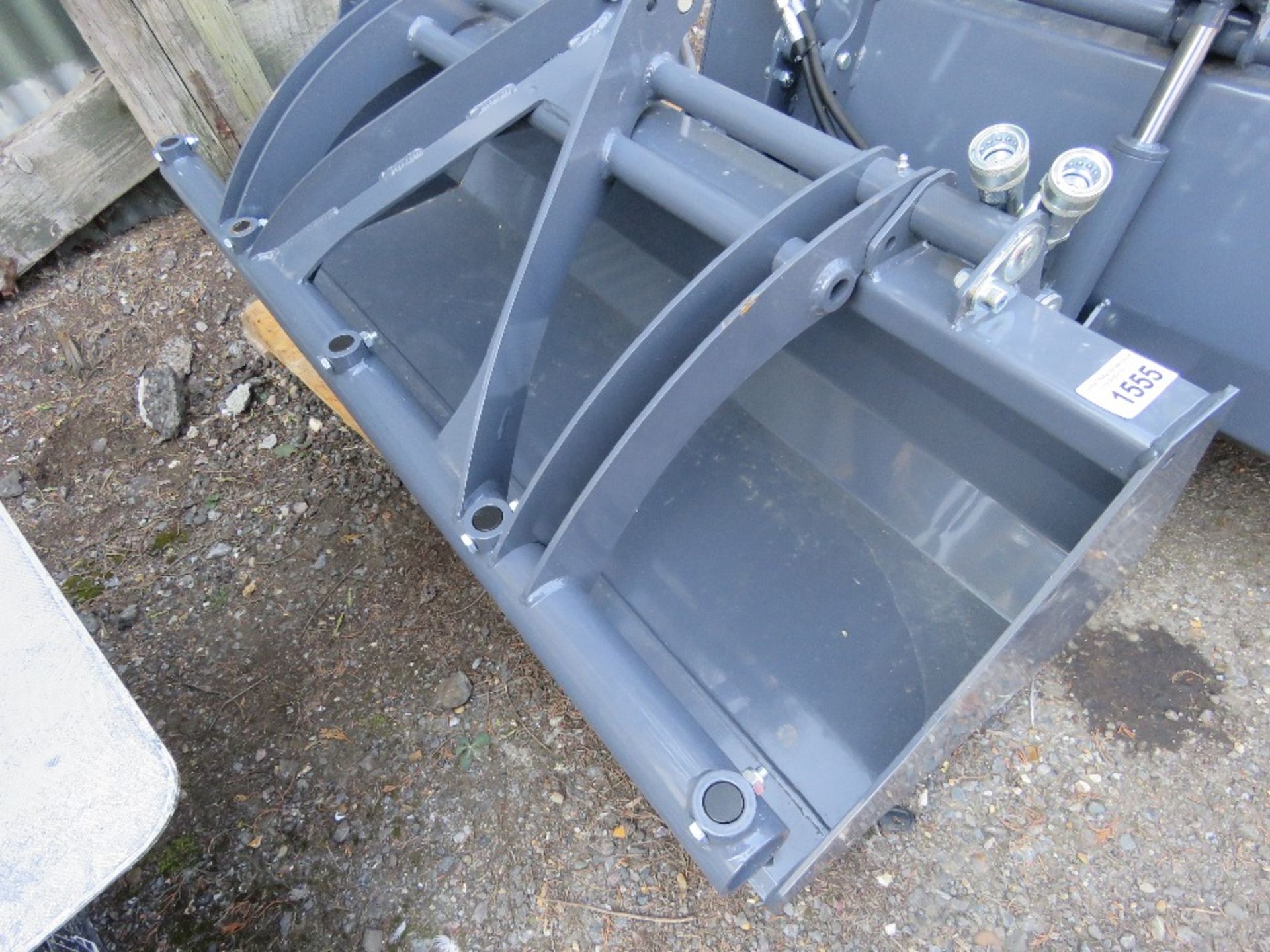 UNUSED MUCK GRAB LADER BUCKET TO SUIT COMPACT TRACTOR OR SKID STEER LOADER ETC. 4FT WIDTH APPROX.