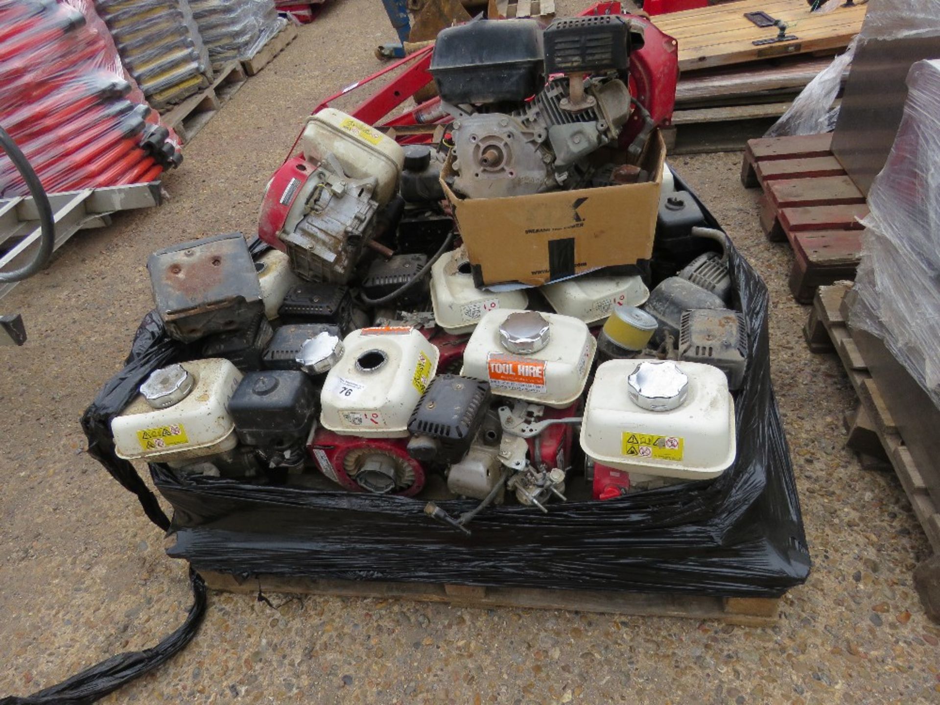 PALLET OF HONDA TYPE ENGINES. THIS LOT IS SOLD UNDER THE AUCTIONEERS MARGIN SCHEME, THEREFORE NO - Image 8 of 8