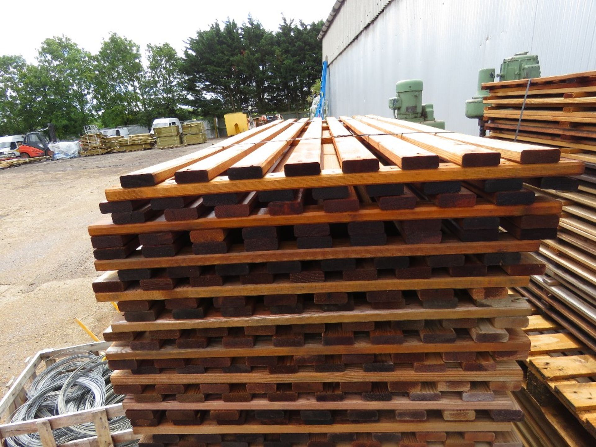20NO HIT AND MISS SLATTED FENCING PANELS 63CM WITH X 1.83M HEIGHT APPROX. - Image 3 of 4
