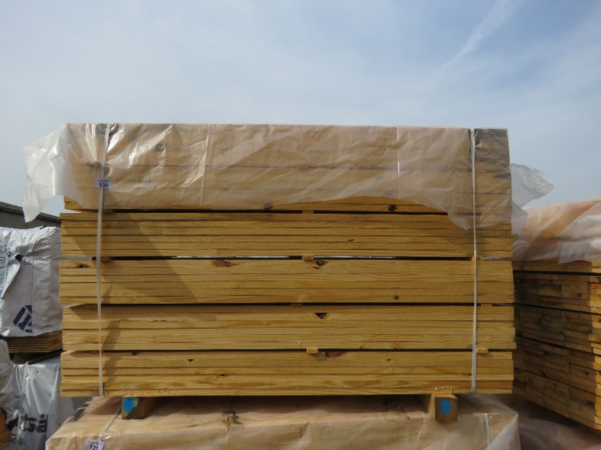 LARGE PACK OF TIMBER BOARDS, UNTREATED: 1.83M LENGTH X 140MM X 30MM APPROX.