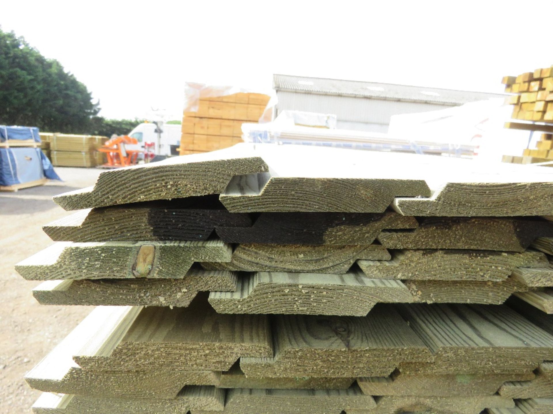 LARGE PACK OF TREATED SHIPLAP FENCE CLADDING TIMBER BAORDS 1.73M LENGTH X 100MM WIDTH APPROX. - Image 3 of 3
