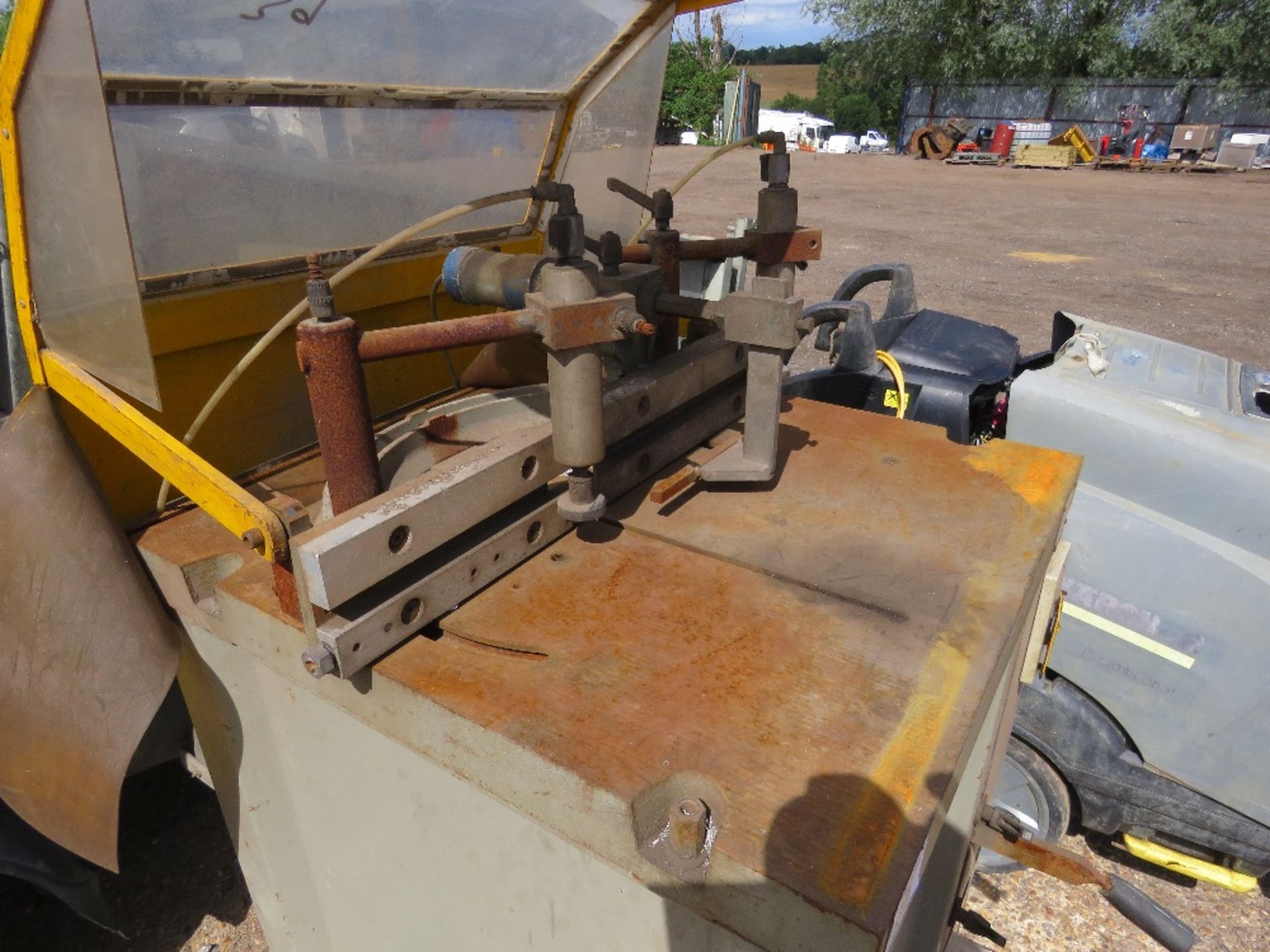 ADDISON 450S UPSTROKING ALUMINIUM CUTTING SAW. THIS LOT IS SOLD UNDER THE AUCTIONEERS MARGIN SCHE - Image 5 of 6