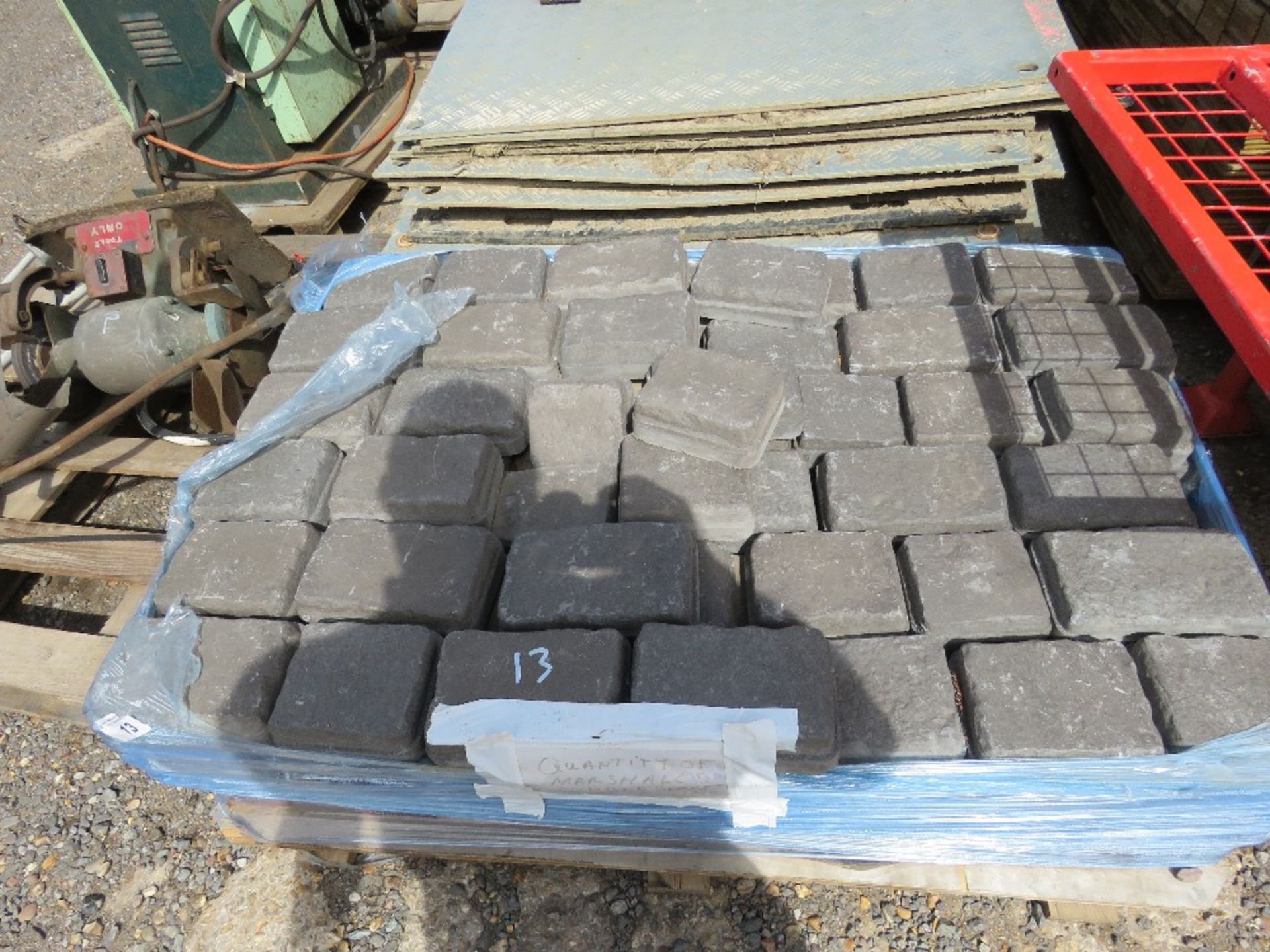 PALLET OF MARSHALLS DECORATIVE COBBLE EFFECT BLOCK PAVERS. THIS LOT IS SOLD UNDER THE AUCTIONEERS - Image 5 of 5