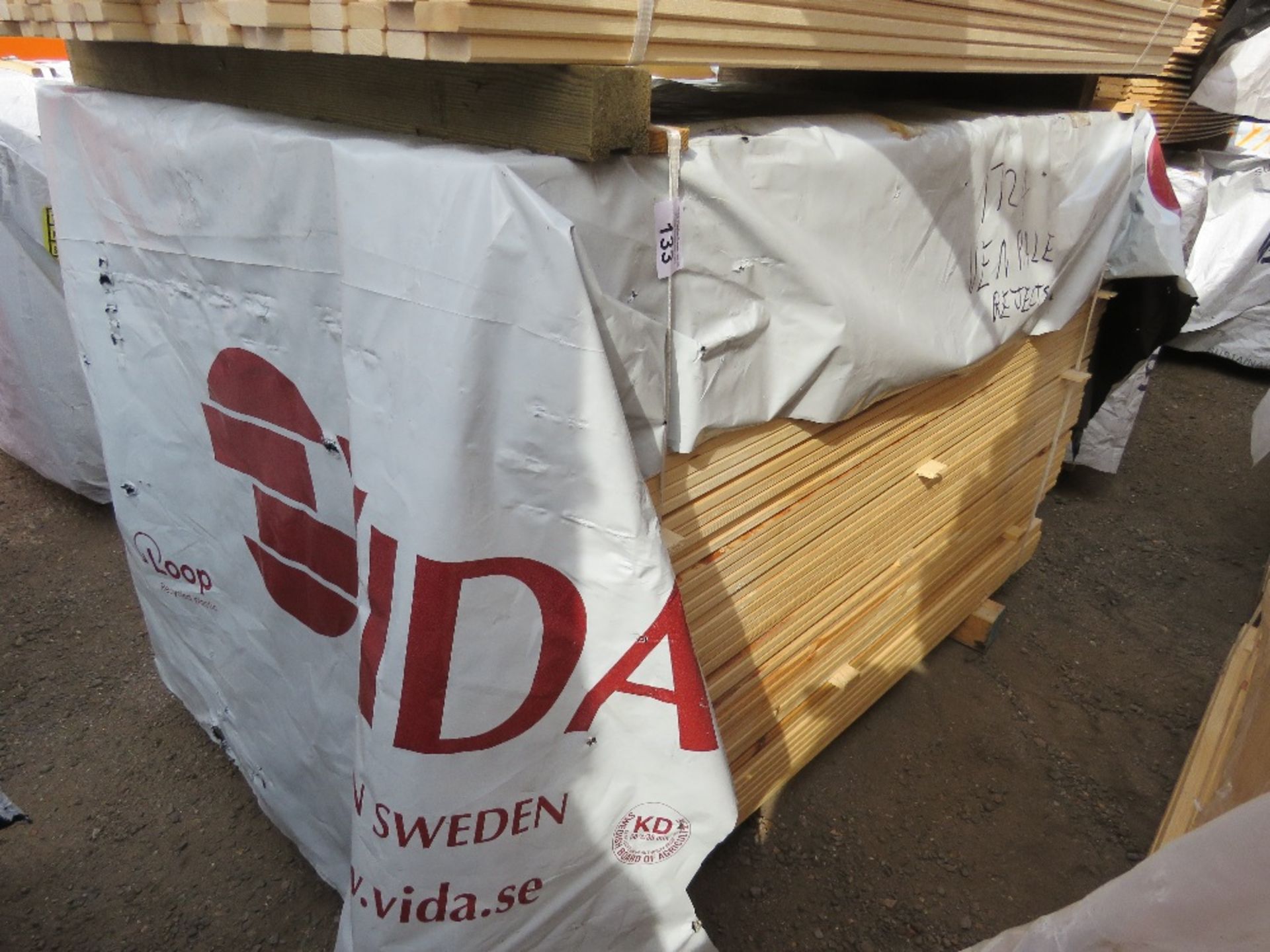 LARGE PACK OF UNTREATED VENETIAN PALE TIMBER CLADDING SLATS: 1.73M LENGTH X 45MM X 16MM APPROX. - Image 2 of 4