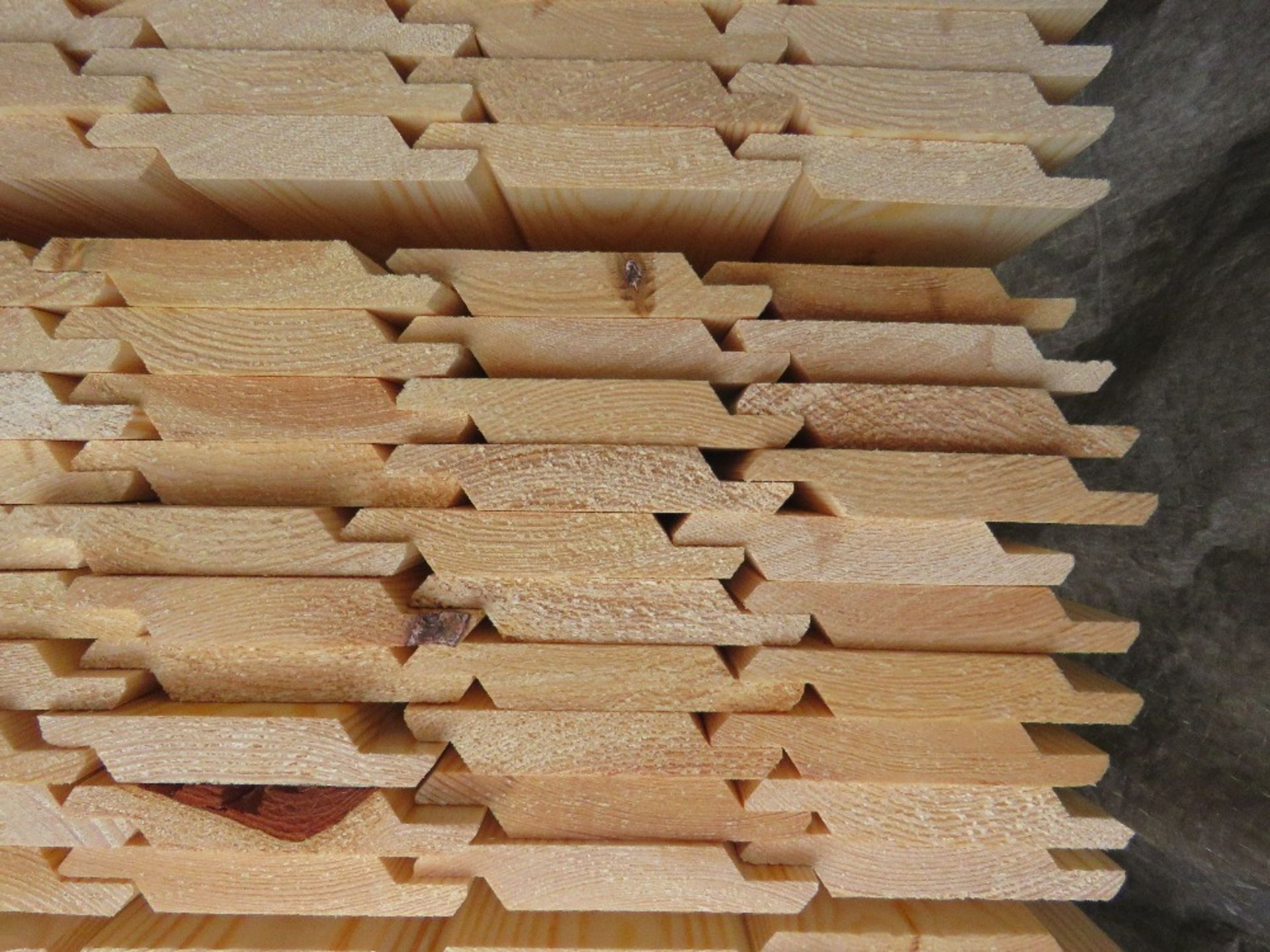 LARGE PACK OF UNTREATED SHIPLAP TIMBER: 1.73M LENGTH X 100MM WIDTH APPROX. - Image 3 of 3