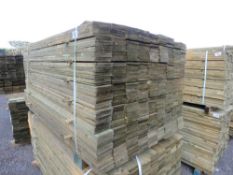 LARGE PACK OF PRESSURE TREATED FEATHER EDGE FENCE CLADDING TIMBER BOARDS. 1.65M LENGTH X 100MM WIDTH