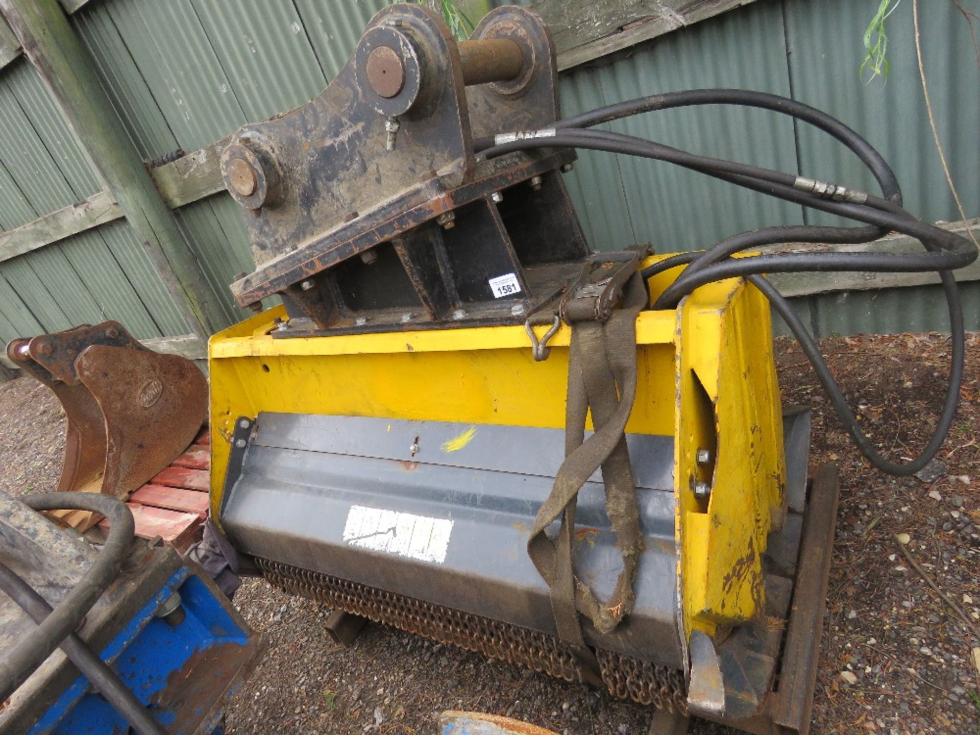 FEMAC EXCAVATOR MOUNTED HEAVY DUTY FLAIL HEAD ON 80MM PINS. UNTESTED, CONDITION UNKNOWN. - Image 2 of 8