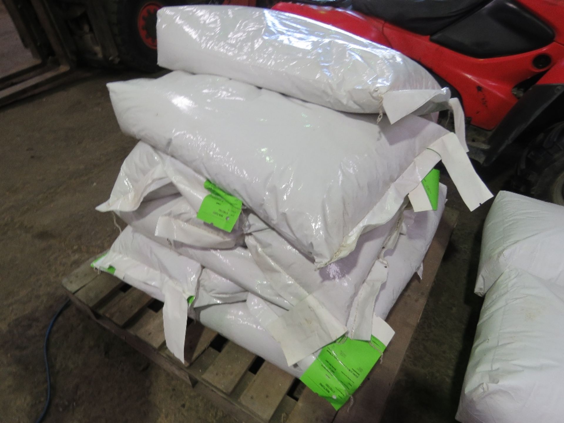 10NO BAGS OF LAWN GRASS SEED MIXTURE, 20KG EACH. DIRECT FROM LOCAL LANDSCAPE COMPANY WHO ARE CLOSING - Image 2 of 4