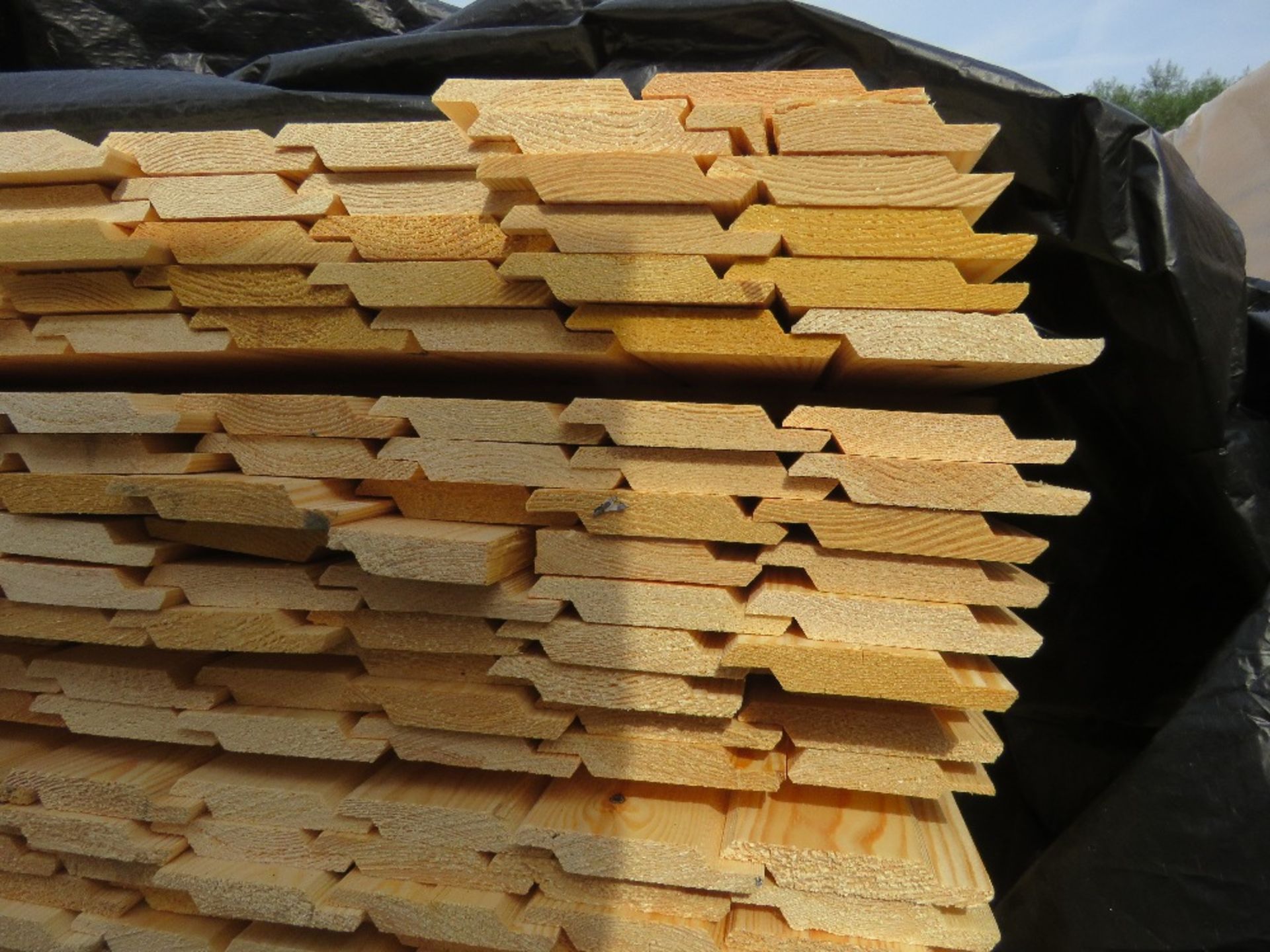 SMALL PACK OF UNTREATED SHIPLAP TIMBER: 1.73M LENGTH X 100MM WIDTH APPROX. - Image 3 of 3