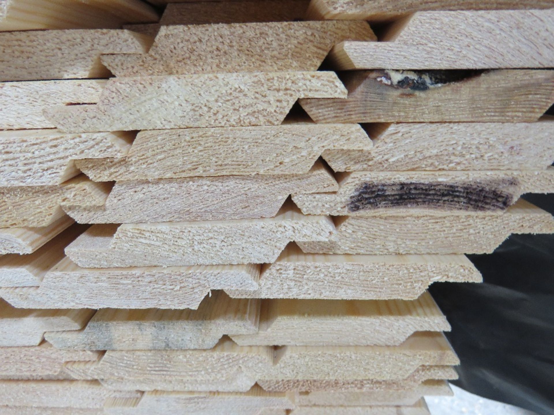 EXTRA LARGE PACK OF UNTREATED SHIPLAP TIMBER: 1.73M LENGTH X 100MM WIDTH APPROX. - Image 2 of 3