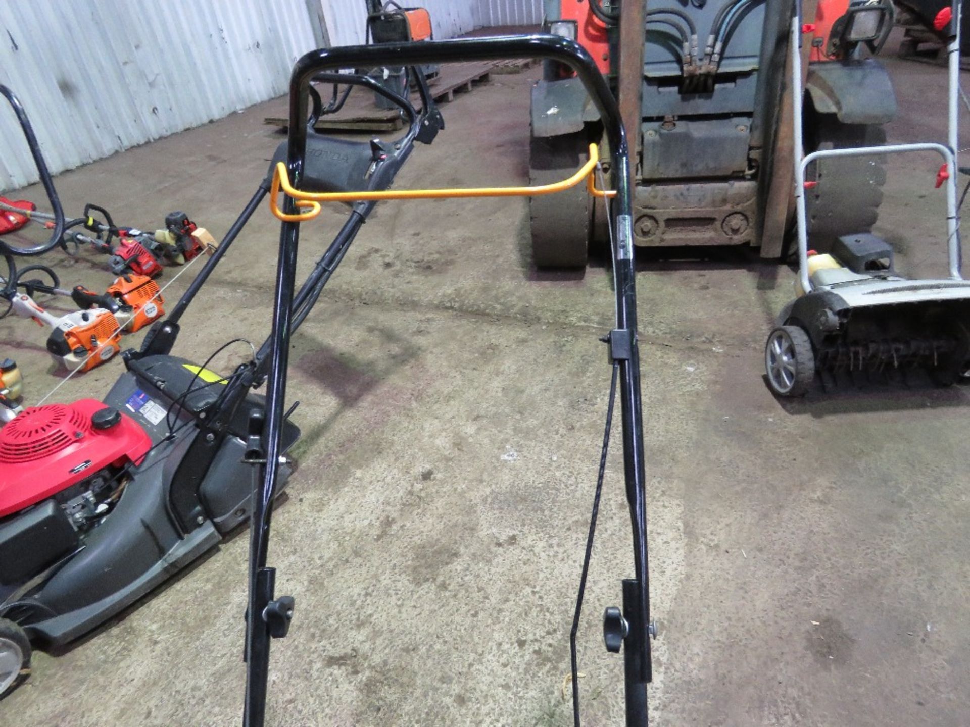 McCULLOCH PETROL MOWER, NO COLLECTOR. THIS LOT IS SOLD UNDER THE AUCTIONEERS MARGIN SCHEME, THERE - Image 3 of 3