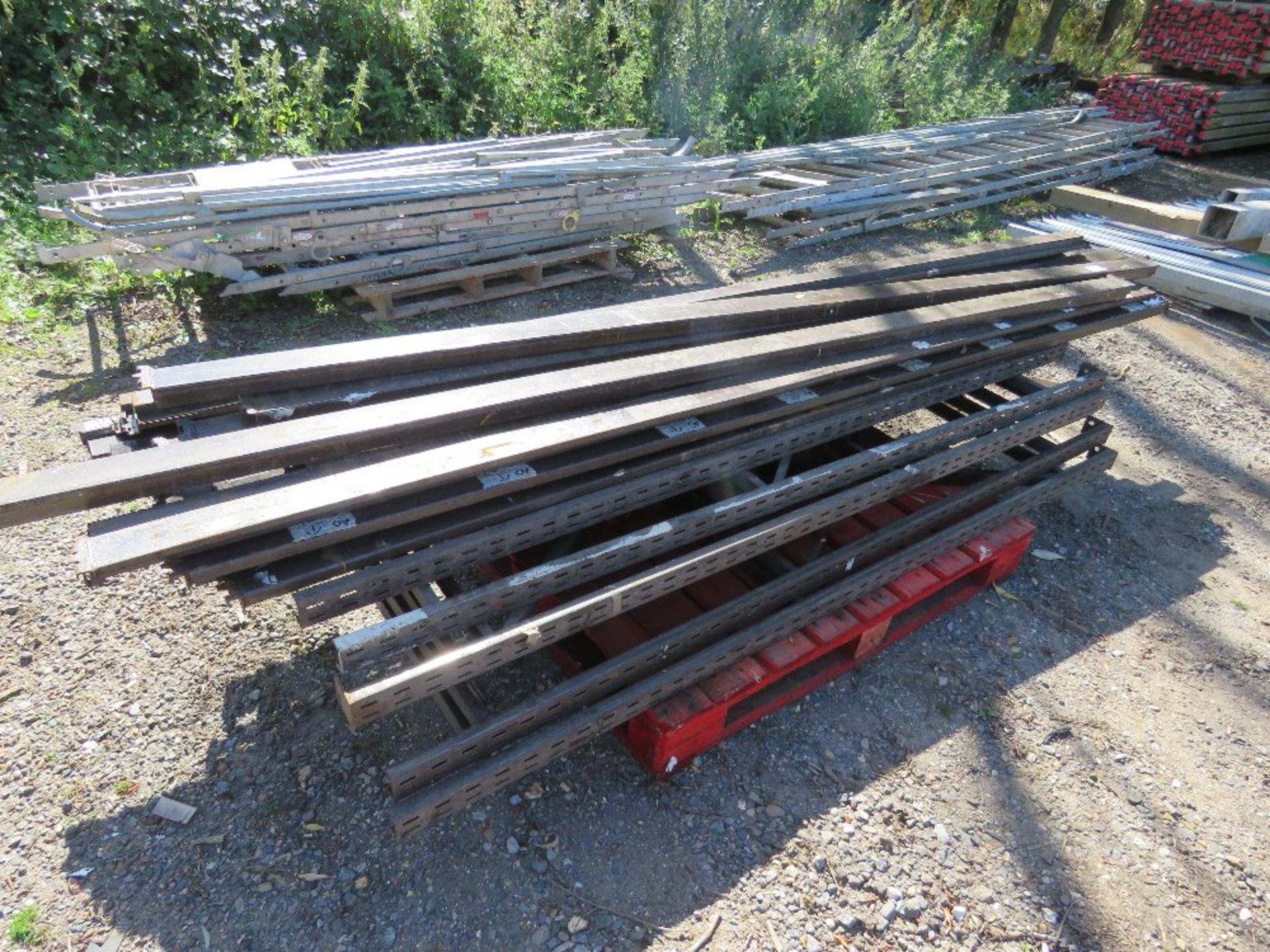 LIGHT WEIGHT RACKING, BROWN COLOURED, 2.13M HEIGHT APPROX. THIS LOT IS SOLD UNDER THE AUCTIONEERS - Image 4 of 4