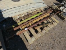 7NO ASSORTED ACROW TYPE TRENCH AND SUPPORT PROPS. THIS LOT IS SOLD UNDER THE AUCTIONEERS MARGIN S