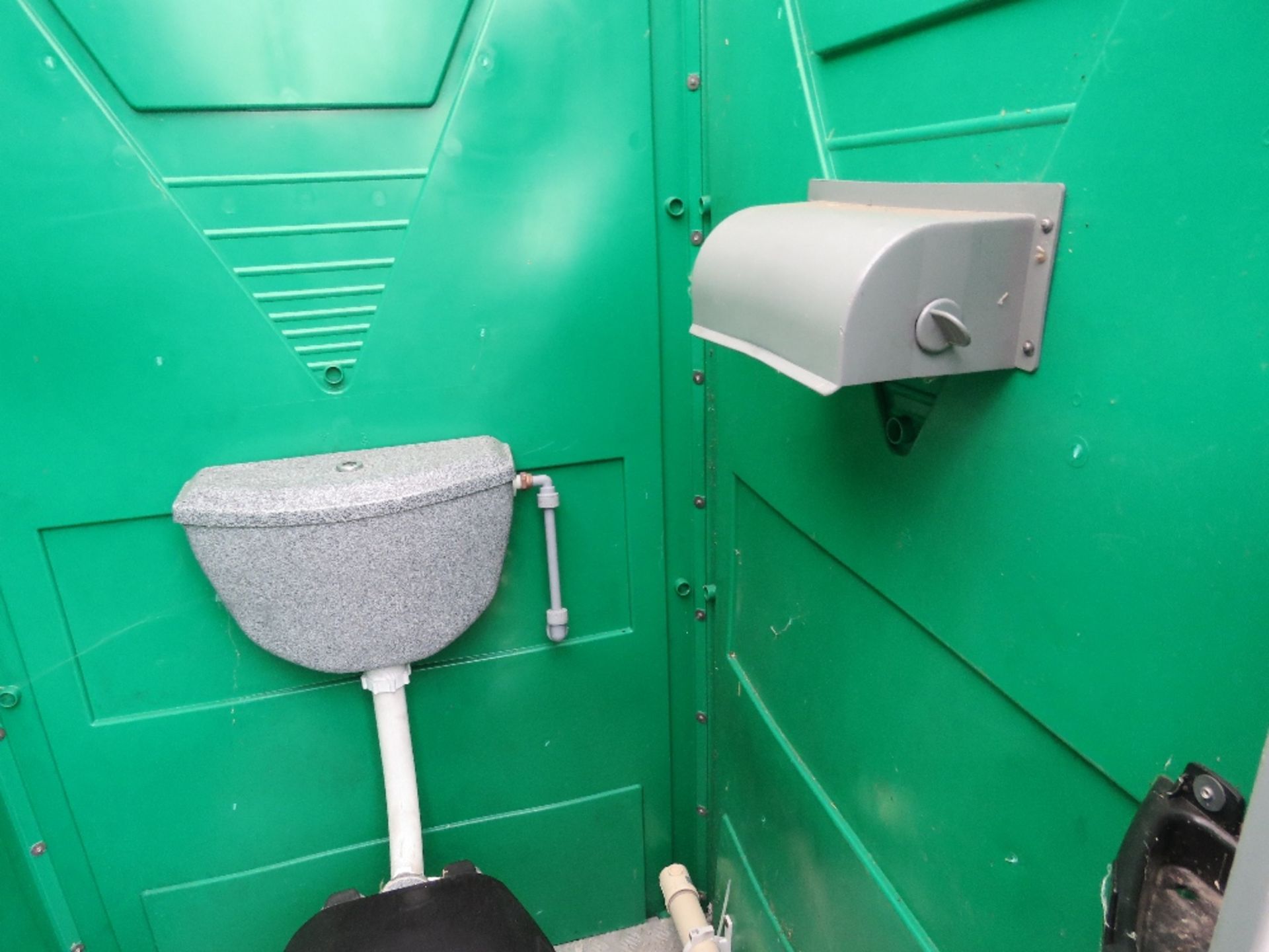 MAINS PORTABLE SITE TOILET. - Image 6 of 7