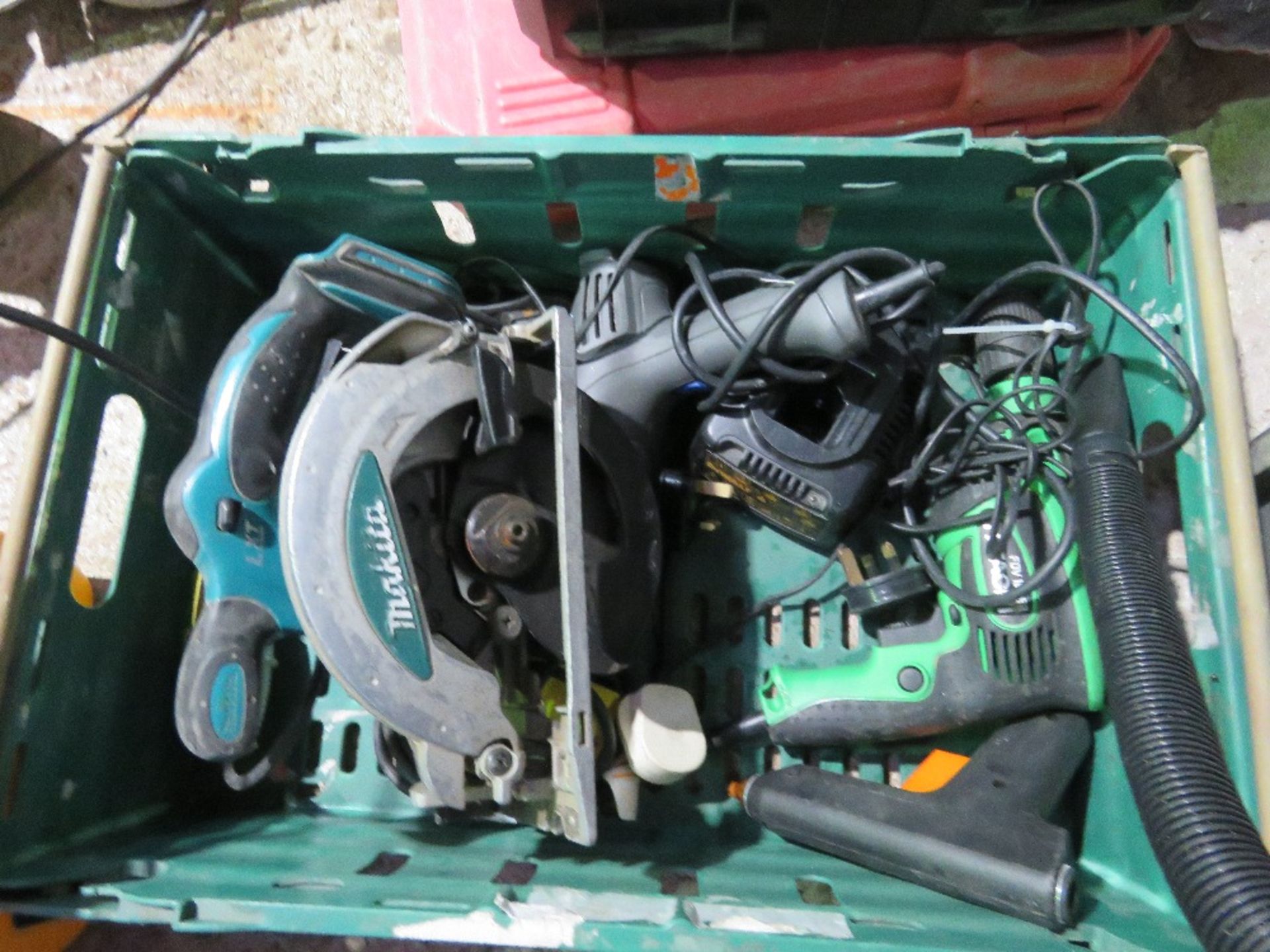 RADIO, LIGHT AND ASSORTED TOOLS ETC. THIS LOT IS SOLD UNDER THE AUCTIONEERS MARGIN SCHEME, THEREF - Image 2 of 5