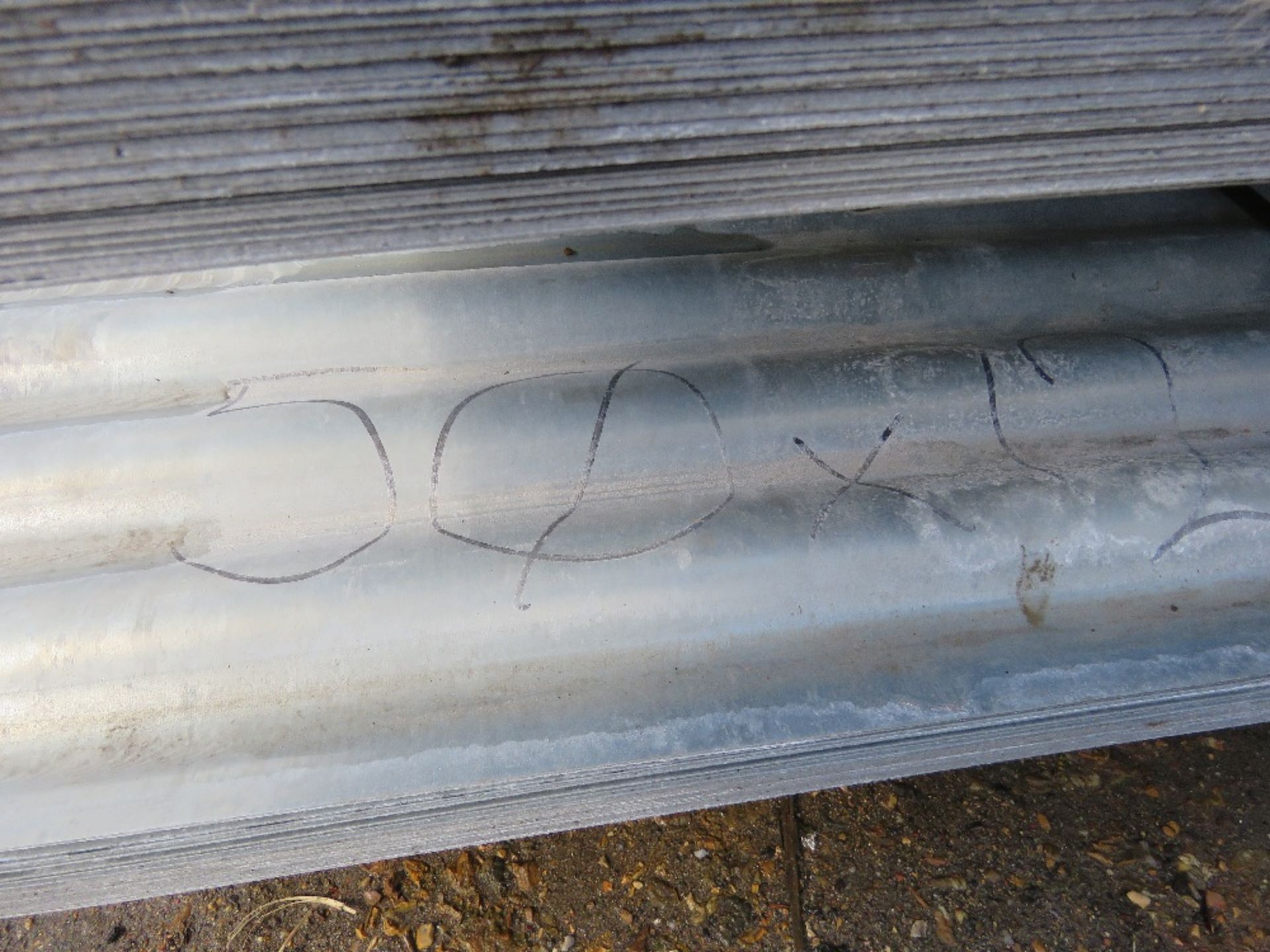 PACK OF 50NO 12FT CORRUGATED GALVANISED ROOFING SHEETS, EXTRA WIDE AT 1.14M WIDTH APPROX. - Image 3 of 3