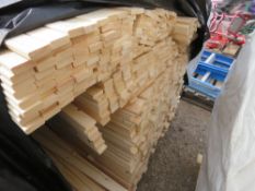 LARGE PACK OF UNTREATED VENETIAN PALE TIMBER CLADDING SLATS: 1.83M LENGTH X 45MM X 16MM APPROX.