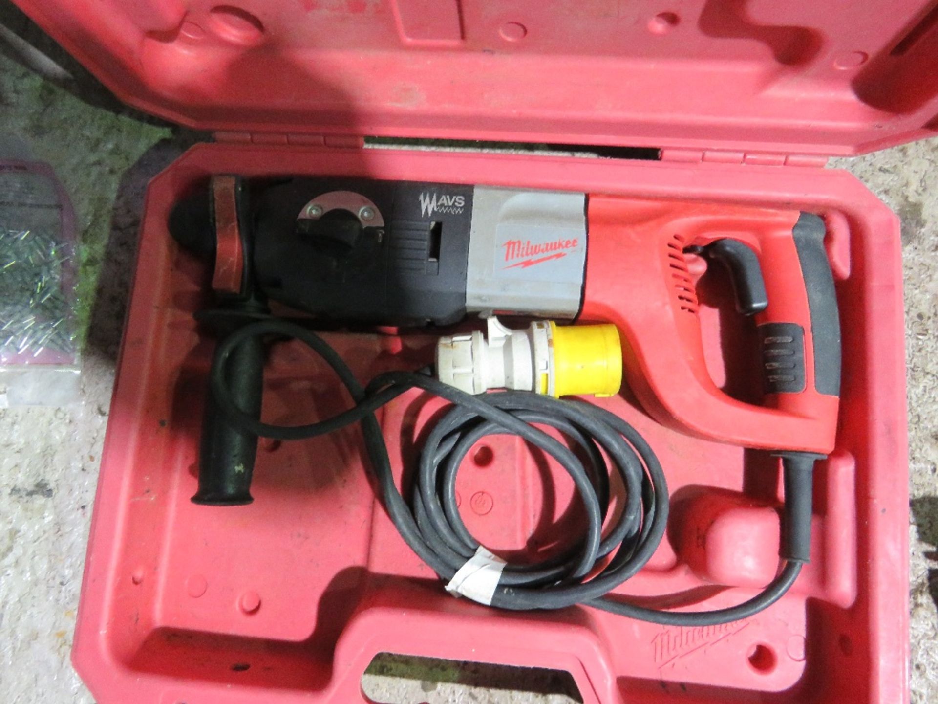 2NO MILWAUKEE DRILLS. THIS LOT IS SOLD UNDER THE AUCTIONEERS MARGIN SCHEME, THEREFORE NO VAT WILL - Image 3 of 4