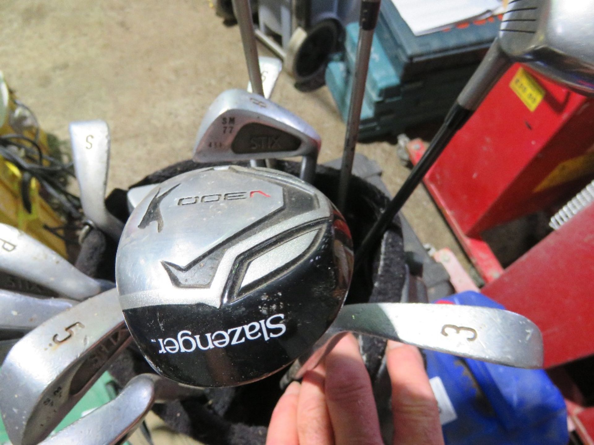 GOLF CLUBS, TROLLEY AND FITNESS WEIGHTS. THIS LOT IS SOLD UNDER THE AUCTIONEERS MARGIN SCHEME, TH - Image 6 of 10