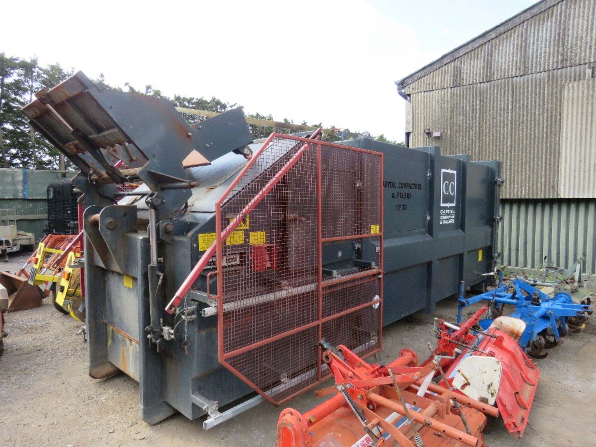 CAPITAL COMPACTORS CP30 HOOK LOADER COMPACTOR UNIT, BELIEVED TO BE 2017 BUILD. SOURCED FROM LARGE CO
