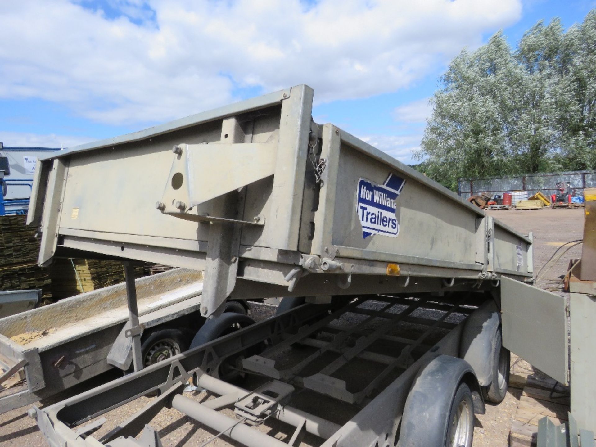 IFOR WILLIAMS TWIN AXLED PLANT TRAILER 12FT X 6FT APPROX. ORIGINALLY A TIPPER BUT NO TIPPING EQUIPME - Image 8 of 11