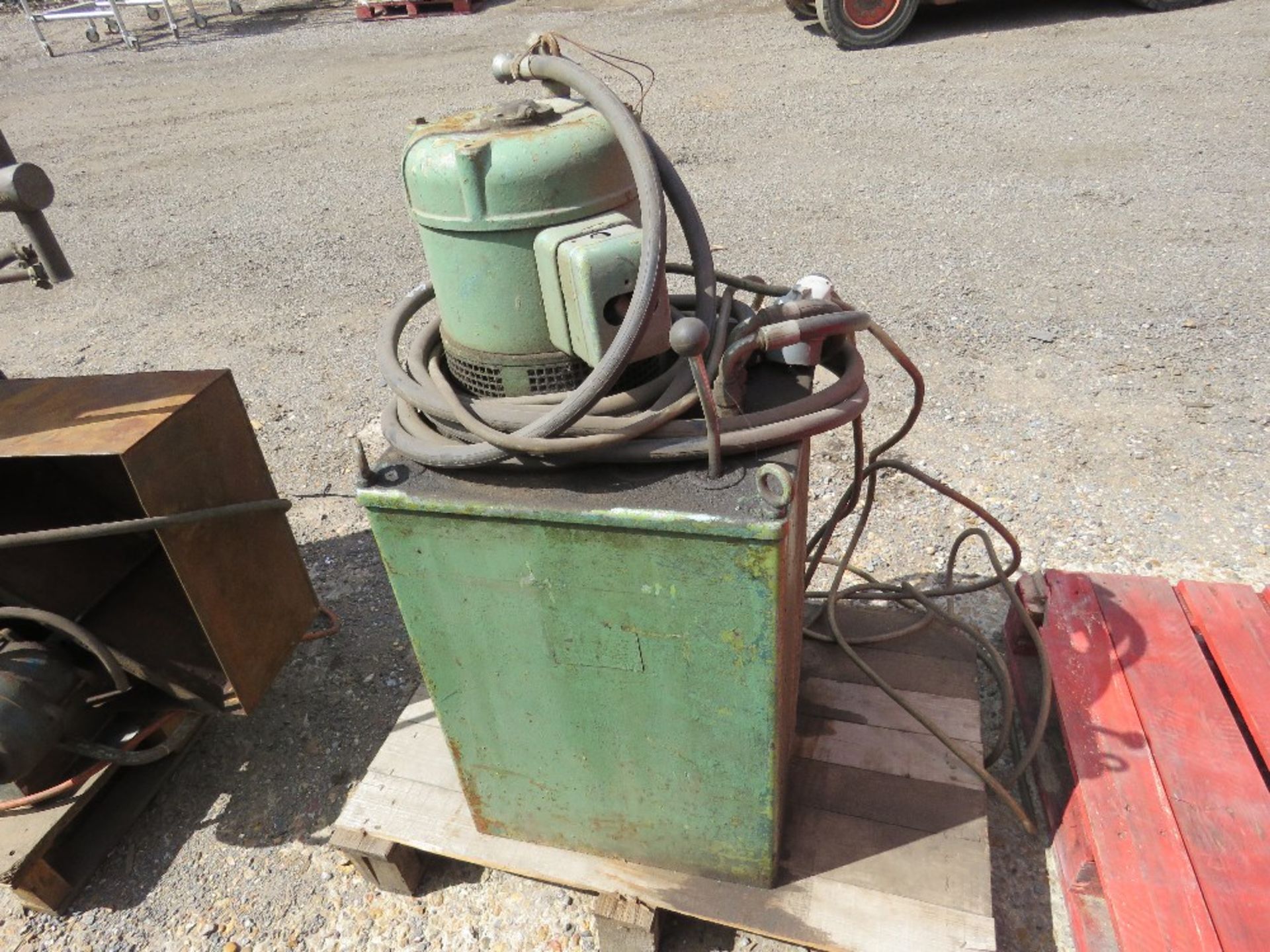 HYDRAULIC POWER PACK, 3 PHASE POWERED. THIS LOT IS SOLD UNDER THE AUCTIONEERS MARGIN SCHEME, THER - Image 4 of 5