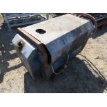 OLD TYPE STEAM CLEANER. THIS LOT IS SOLD UNDER THE AUCTIONEERS MARGIN SCHEME, THEREFORE NO VAT WI