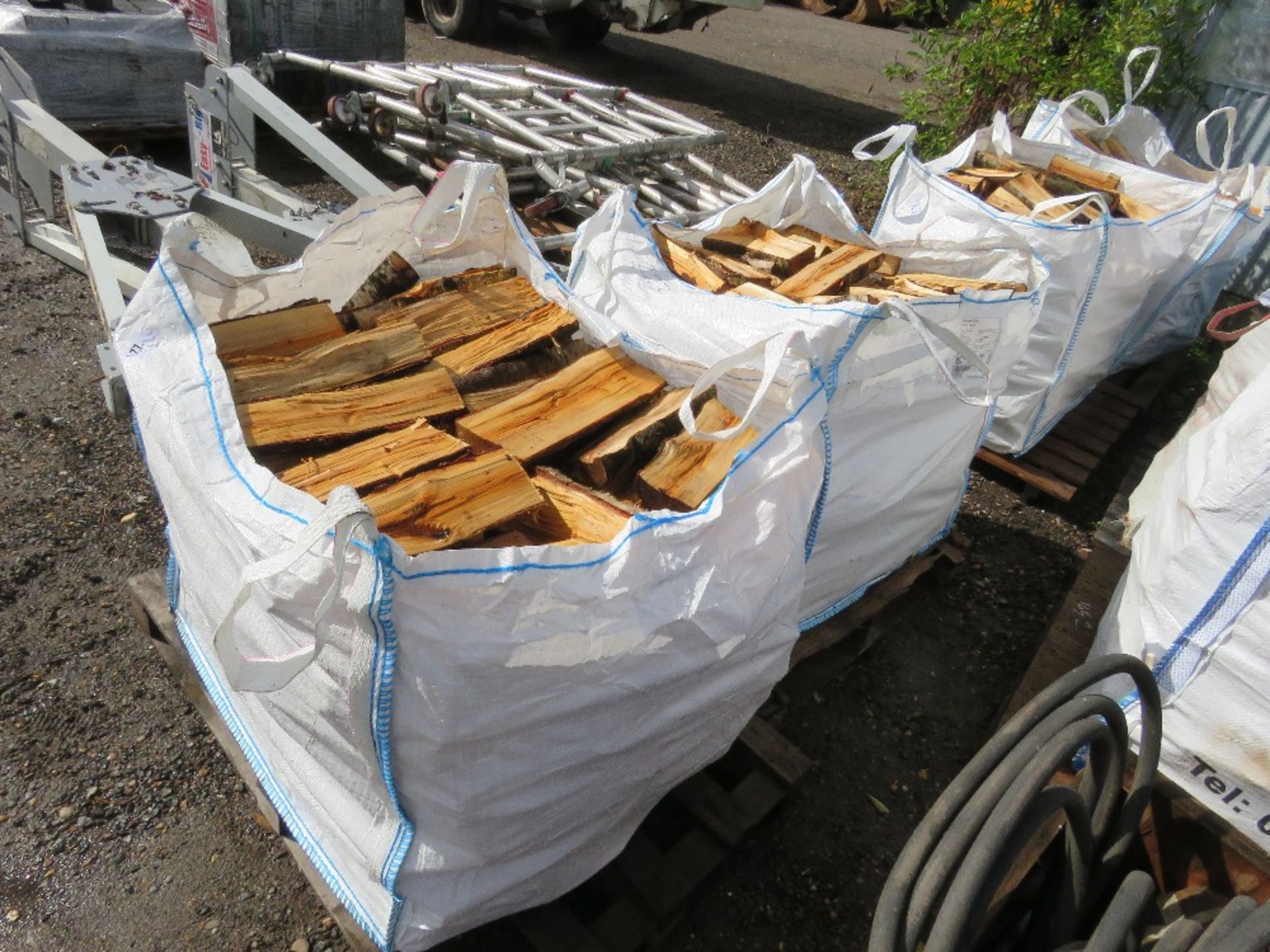 2 X BULK BAGS OF FIREWOOD LOGS, MAINLY SILVER BIRCH. THIS LOT IS SOLD UNDER THE AUCTIONEERS MARGI - Image 2 of 5