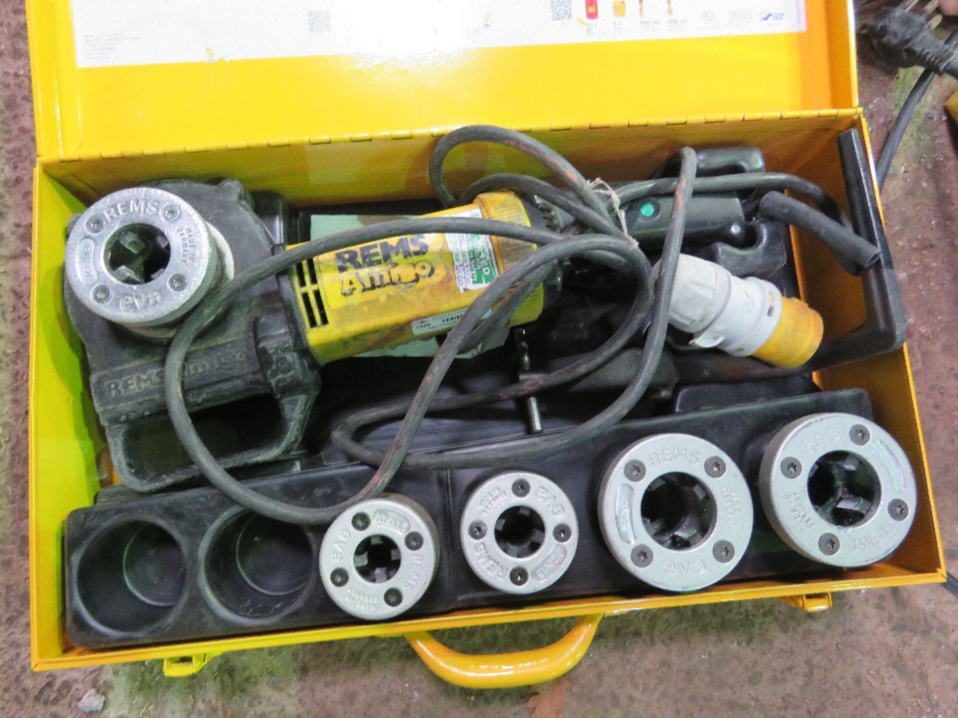 REMS AMIGO 110V PIPE THREADER SET IN BOX SOURCED FROM LARGE CONSTRUCTION COMPANY LIQUIDATION.