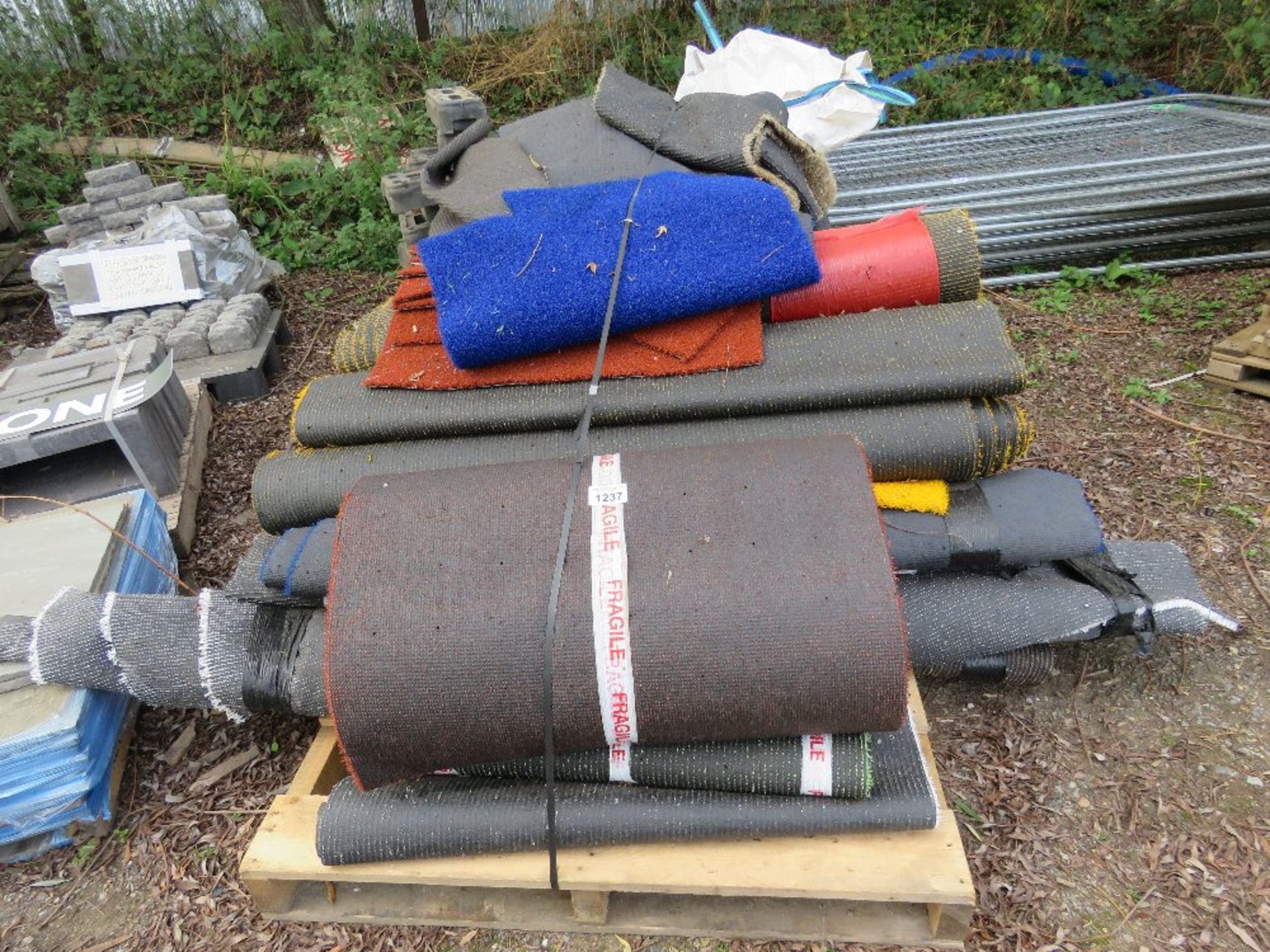 PALLET OF COLOURED ASTRO TURF. THIS LOT IS SOLD UNDER THE AUCTIONEERS MARGIN SCHEME, THEREFORE NO - Image 2 of 4