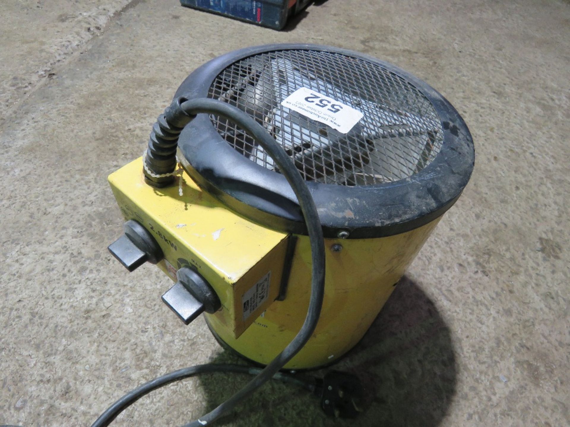 240VOLT FAN HEATER. - Image 2 of 3