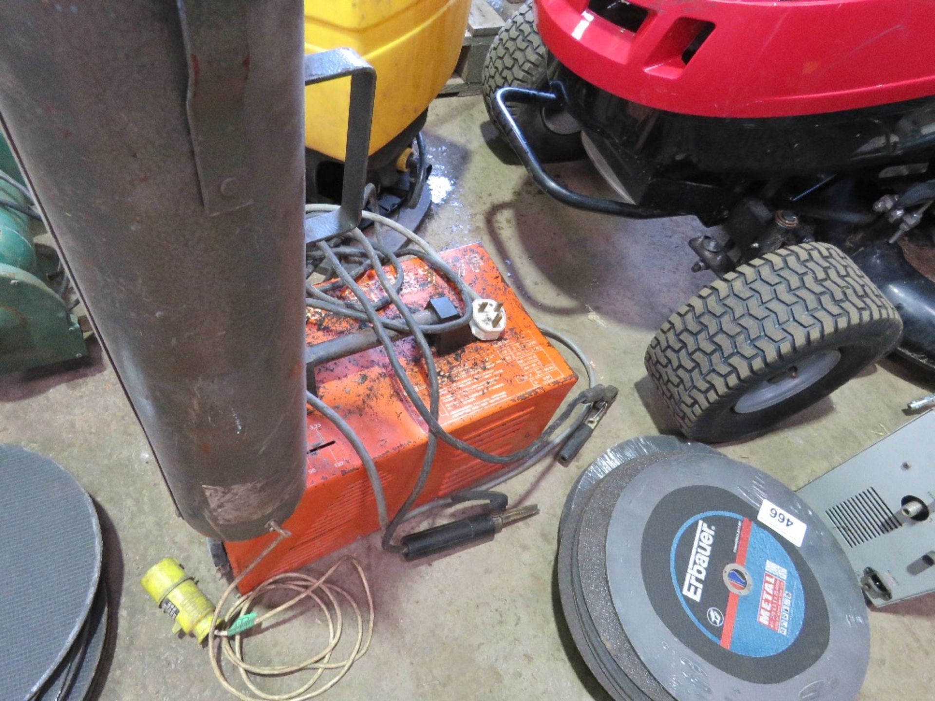 ELECTRIC ARC WELDER, 240VOLT PLUS A 110VOLT ROD DRIER. SOURCED FROM SITE CLOSURE/CLEARANCE. - Image 4 of 4