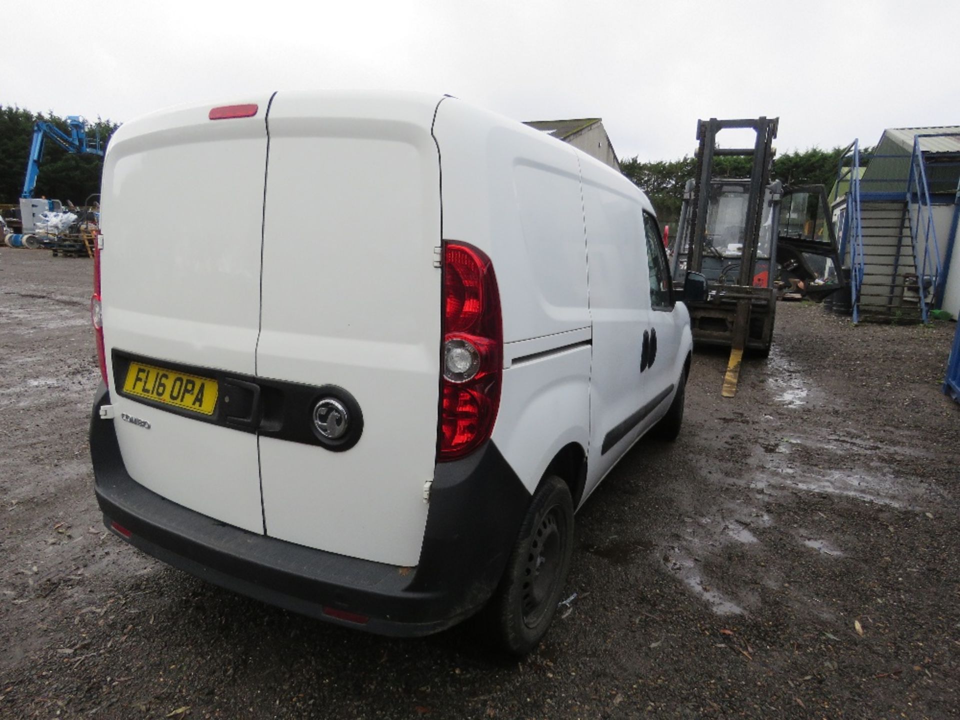 VAUXHALL COMBO 5 SEATER VAN REG: FL16 OPA. 93, 507 RECORDED MILES. WITH V5. TESTED UNTIL 2/3/24. OWN - Image 6 of 19