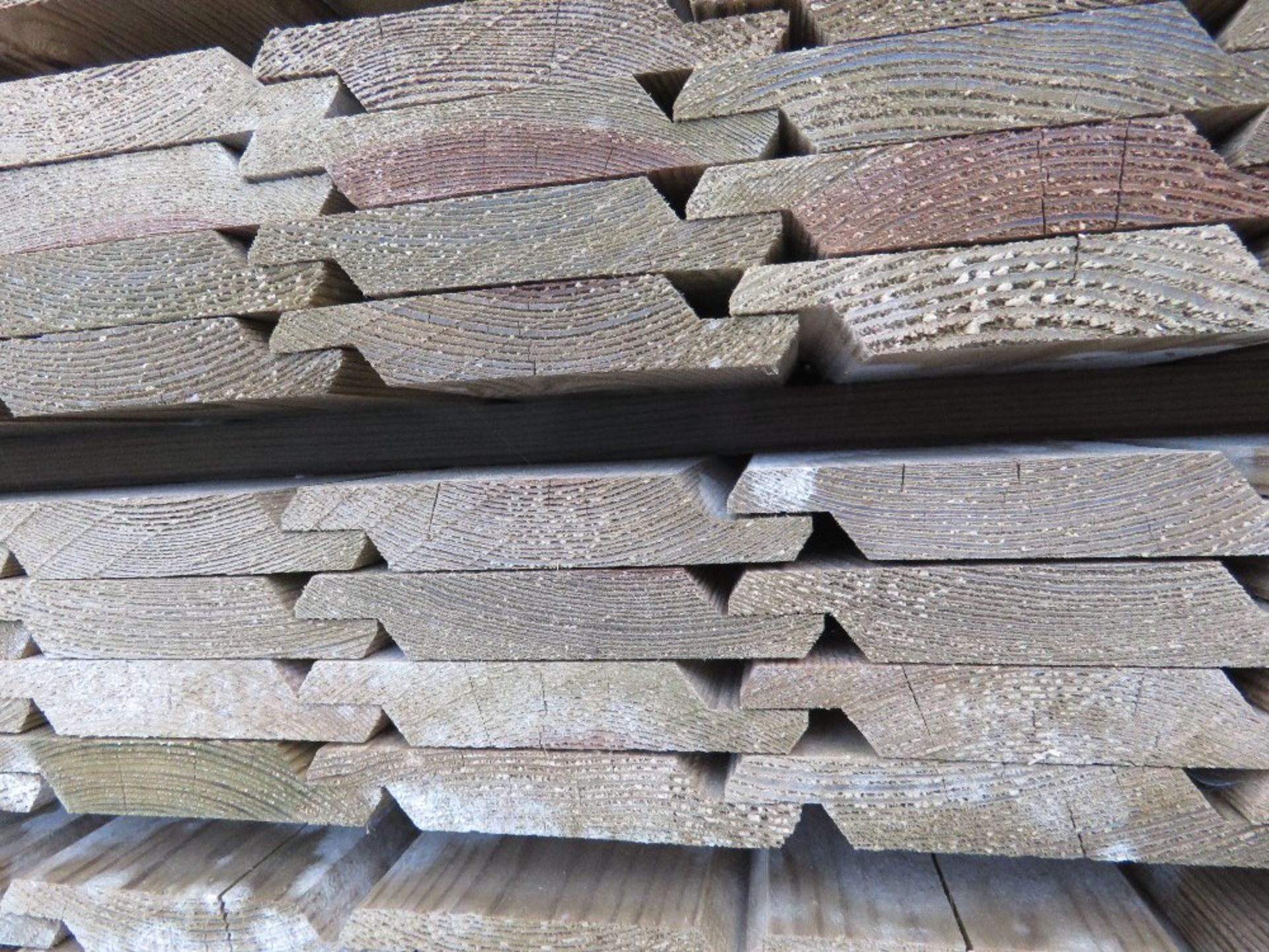 SMALL PACK OF PRESSURE TREATED SHIPLAP FENCE CLADDING TIMBER BOARDS. 1.42M LENGTH X 100MM WIDTH APPR - Image 3 of 3