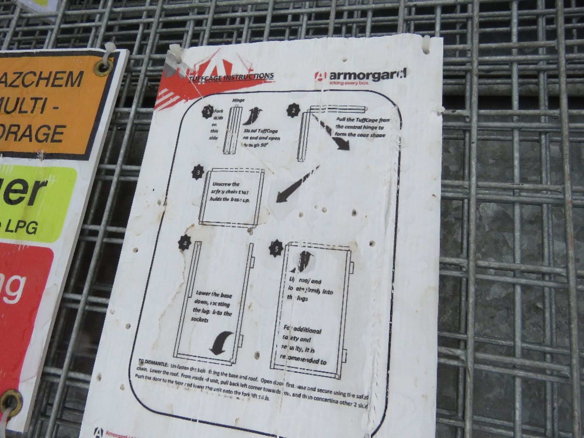 ARMORGARD TUFFCAGE FORKLIFT MOUNTED BOTTLE CAGE, FOLDING. SOURCED FROM LARGE CONSTRUCTION COMPANY - Image 4 of 5