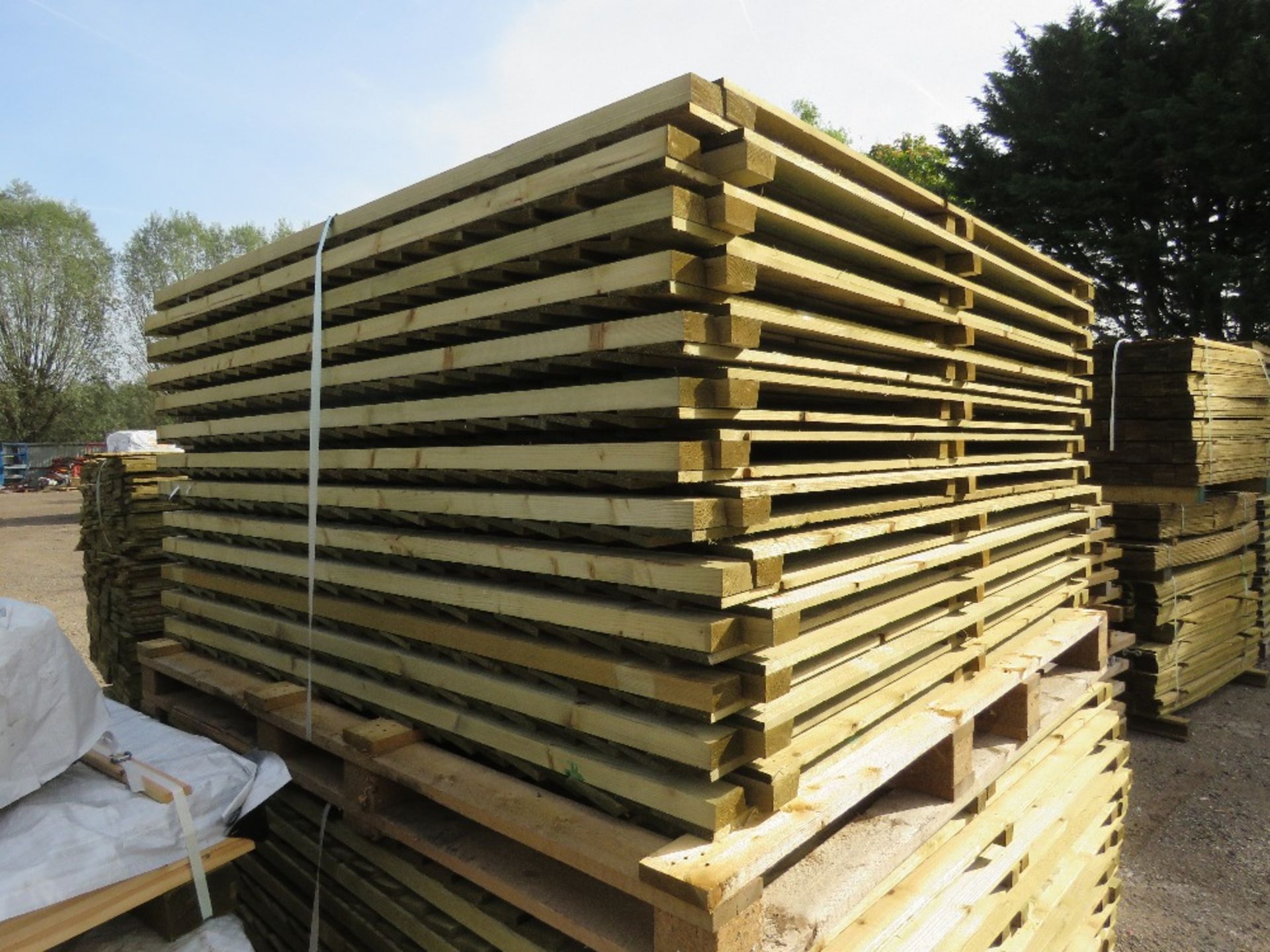 26NO FEATHER EDGE CLAD FENCING PANELS, PRESSURE TREATED, 1.8M X 1.83M APPROX. - Image 3 of 5