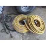 3 X UNUSED AIR HOSES PLUS A TYRE INFLATOR AND AN AIR POKER. THIS LOT IS SOLD UNDER THE AUCTIONEER