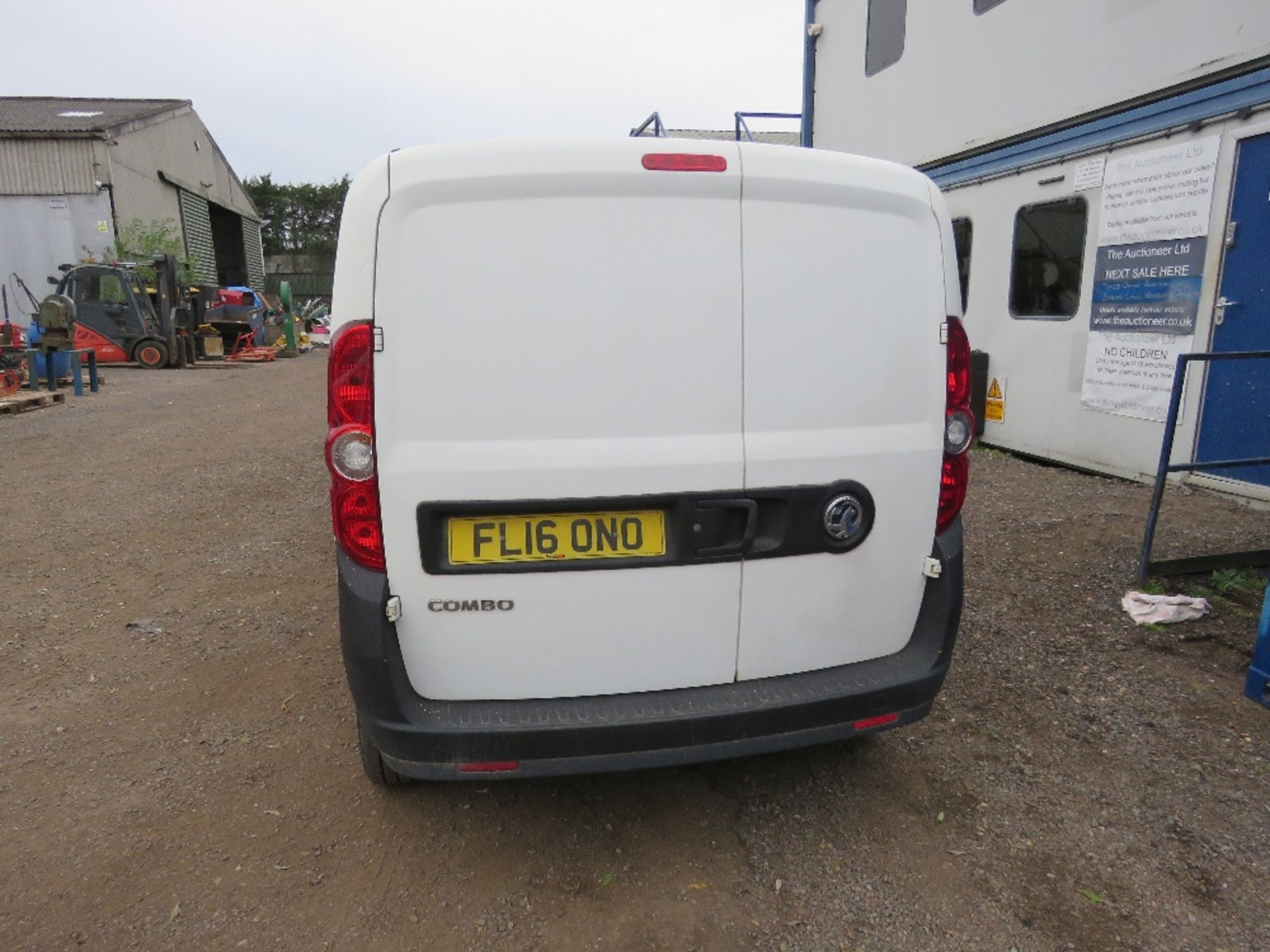 VAUXHALL COMBO L1H1-CDTI FIVE SEATER VAN REG: FL16 ONO. 98, 248 RECORDED MILES. 2 KEYS. WITH V5 (OWN - Image 4 of 21
