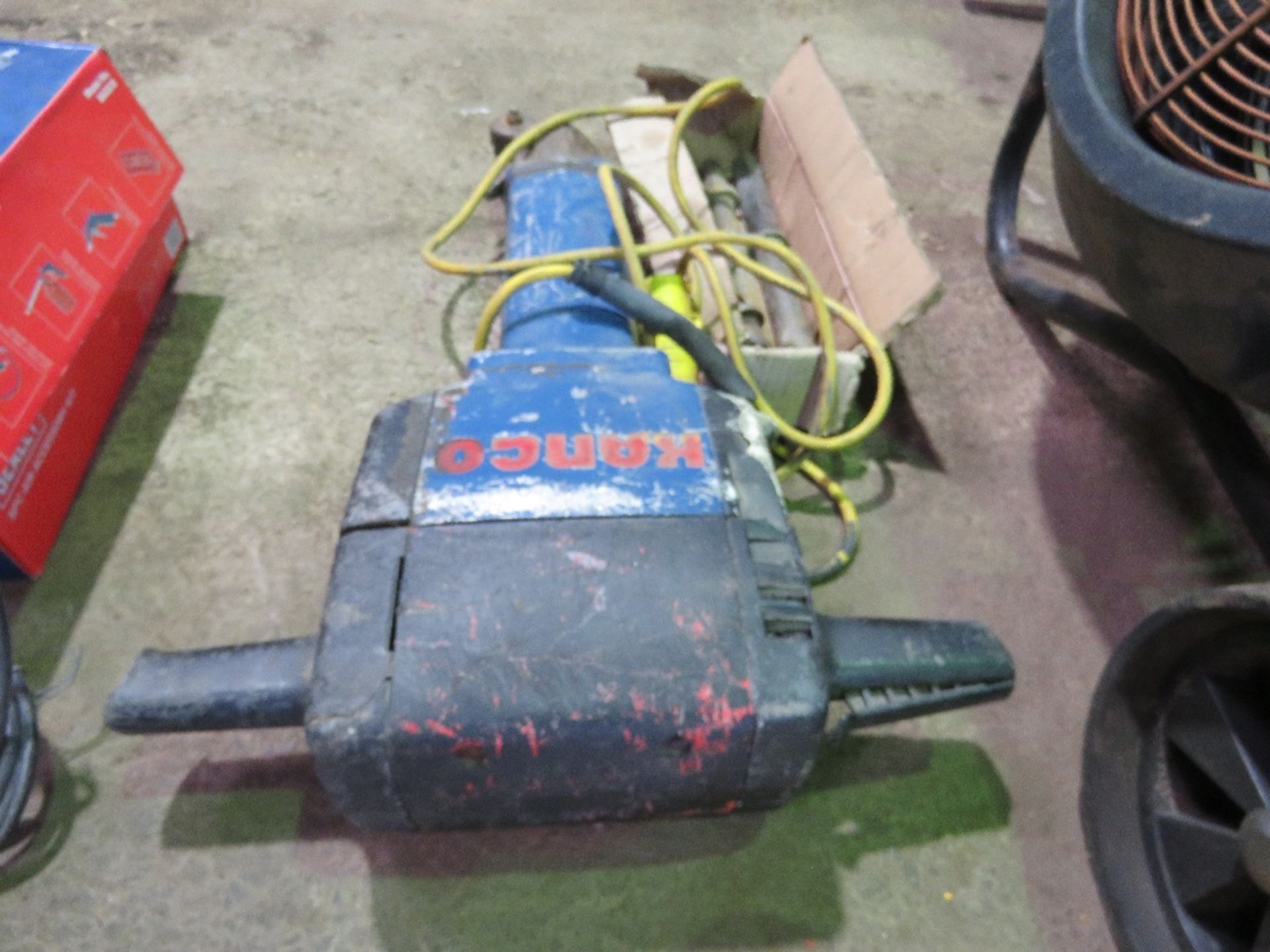 KANGO UPRIGHT BREAKER WITH POINTS. THIS LOT IS SOLD UNDER THE AUCTIONEERS MARGIN SCHEME, THEREFOR - Image 4 of 4