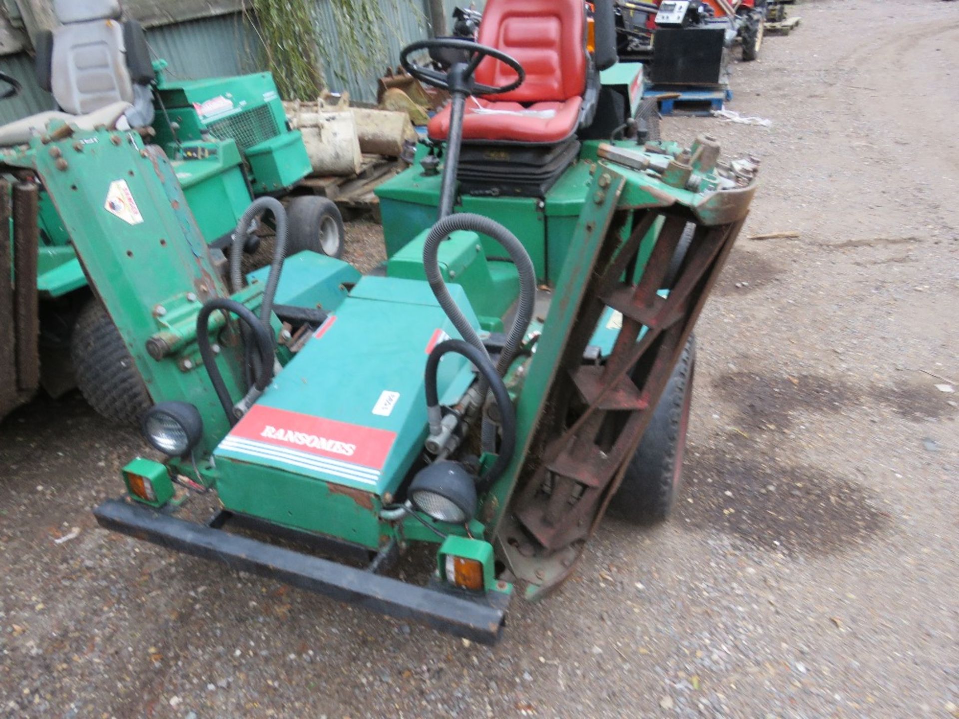 RANSOMES TRIPLE RIDE ON MOWER WITH KUBOTA ENGINE. BEEN IN STORAGE FOR SOME TIME. WHEN BRIEFLY TESTED - Image 5 of 5