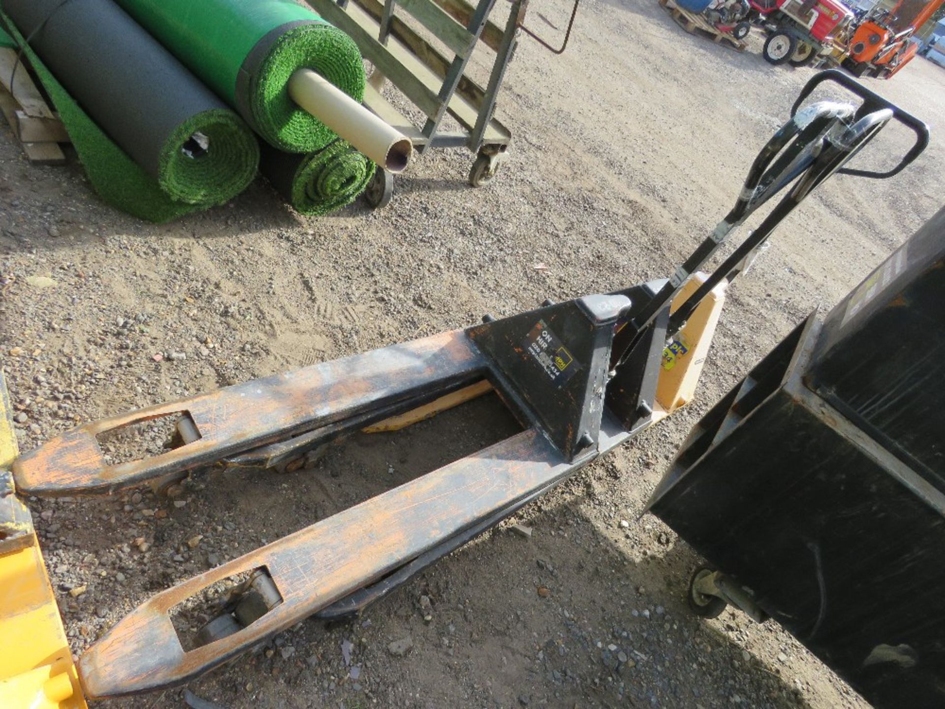 3 X HYDRAULIC PALLET TRUCKS. - Image 3 of 3