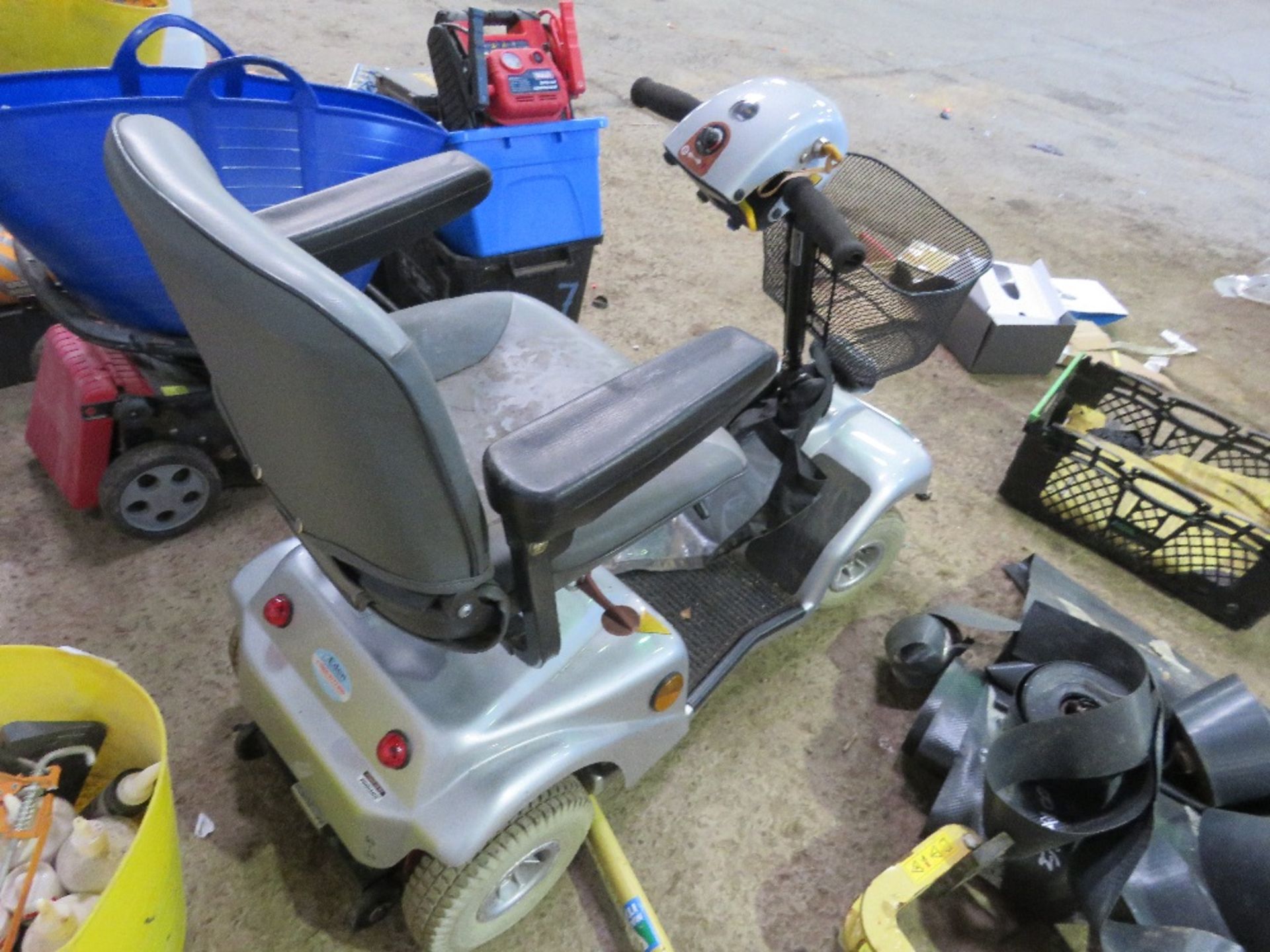 EDEN MOBILITY SCOOTER. THIS LOT IS SOLD UNDER THE AUCTIONEERS MARGIN SCHEME, THEREFORE NO VAT WIL - Image 3 of 6