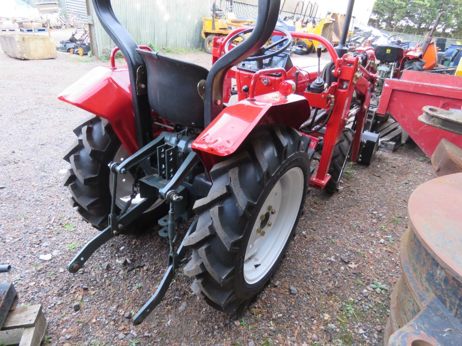 YANMAR YM1610D 4WD COMPACT AGRICULTURAL TRACTOR WITH REAR LINK ARMS AND UNUSED V2A FOREND LOADER WI - Image 7 of 11