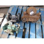 2 X BENCH GRINDERS PLUS A CHAIN HOIST. THIS LOT IS SOLD UNDER THE AUCTIONEERS MARGIN SCHEME, THER