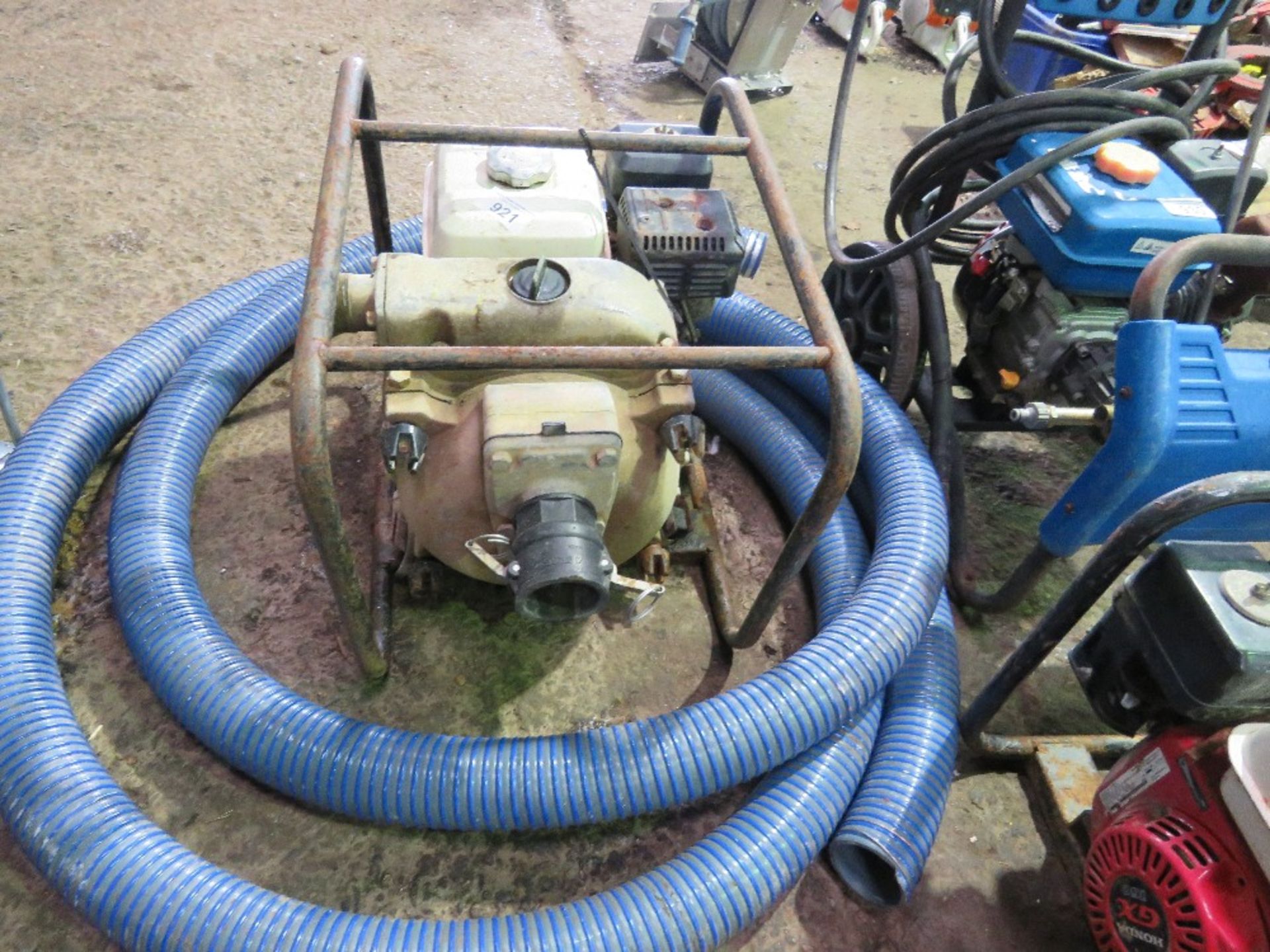 HONDA LARGE OUTPUT WATER PUMP, COMPLETE WITH 2NO. HOSES - Image 4 of 4