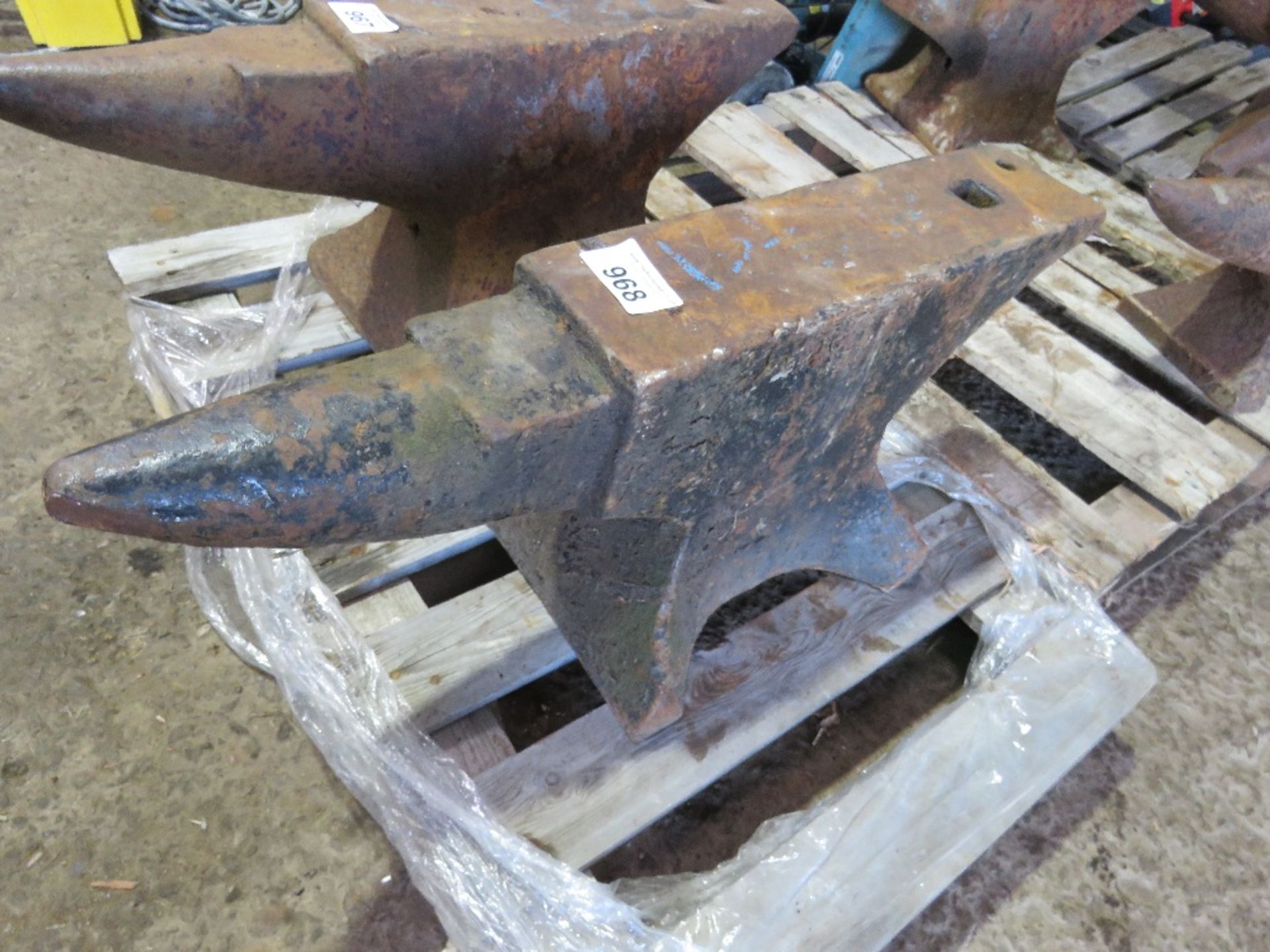 BLACKSMITH'S ANVIL, 75CM OVERALL LENGTH APPROX. - Image 2 of 3